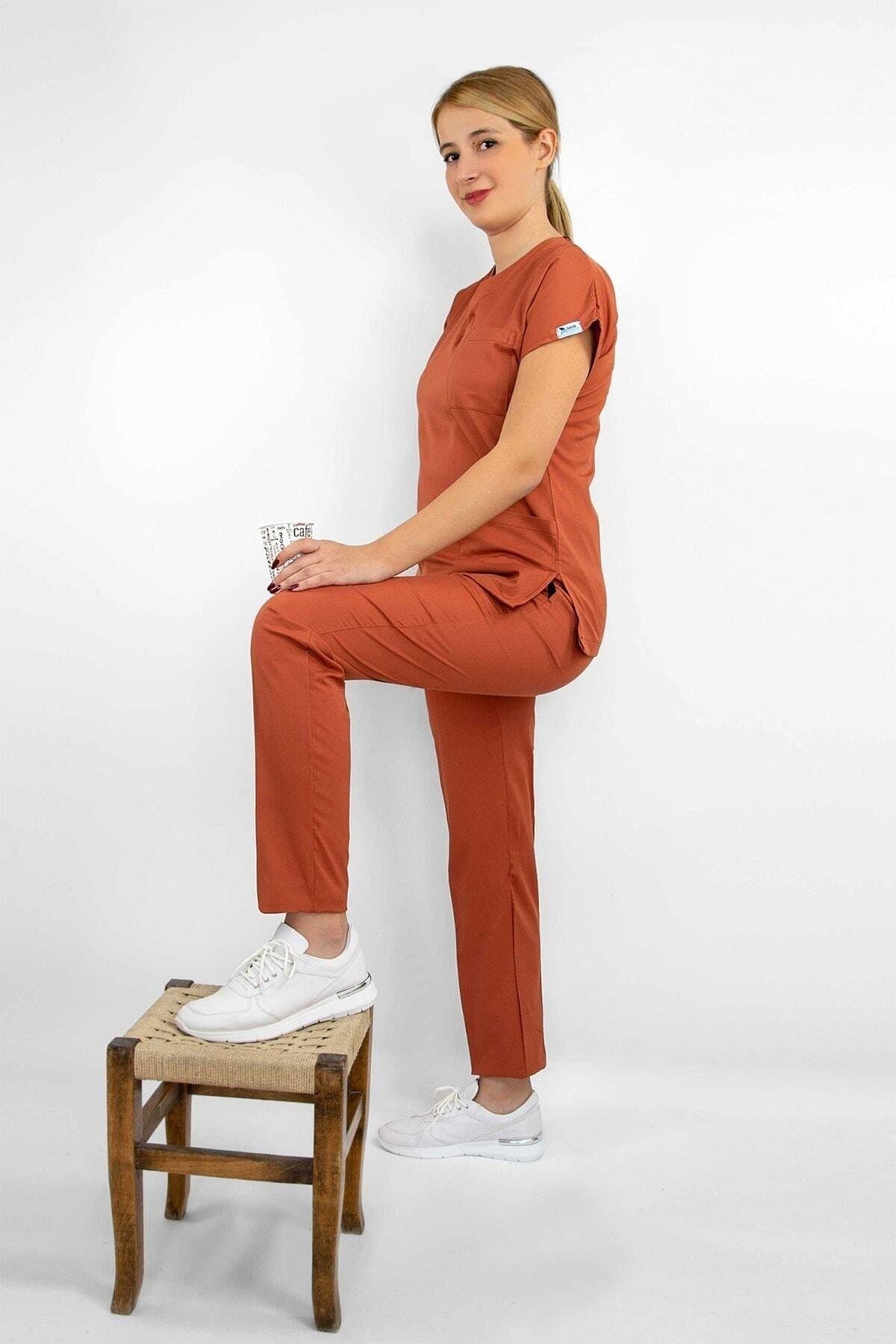 Kiremit Renk Cerrahi Likralı Forma Alt Üst Takım-Nur Medikal Giyim