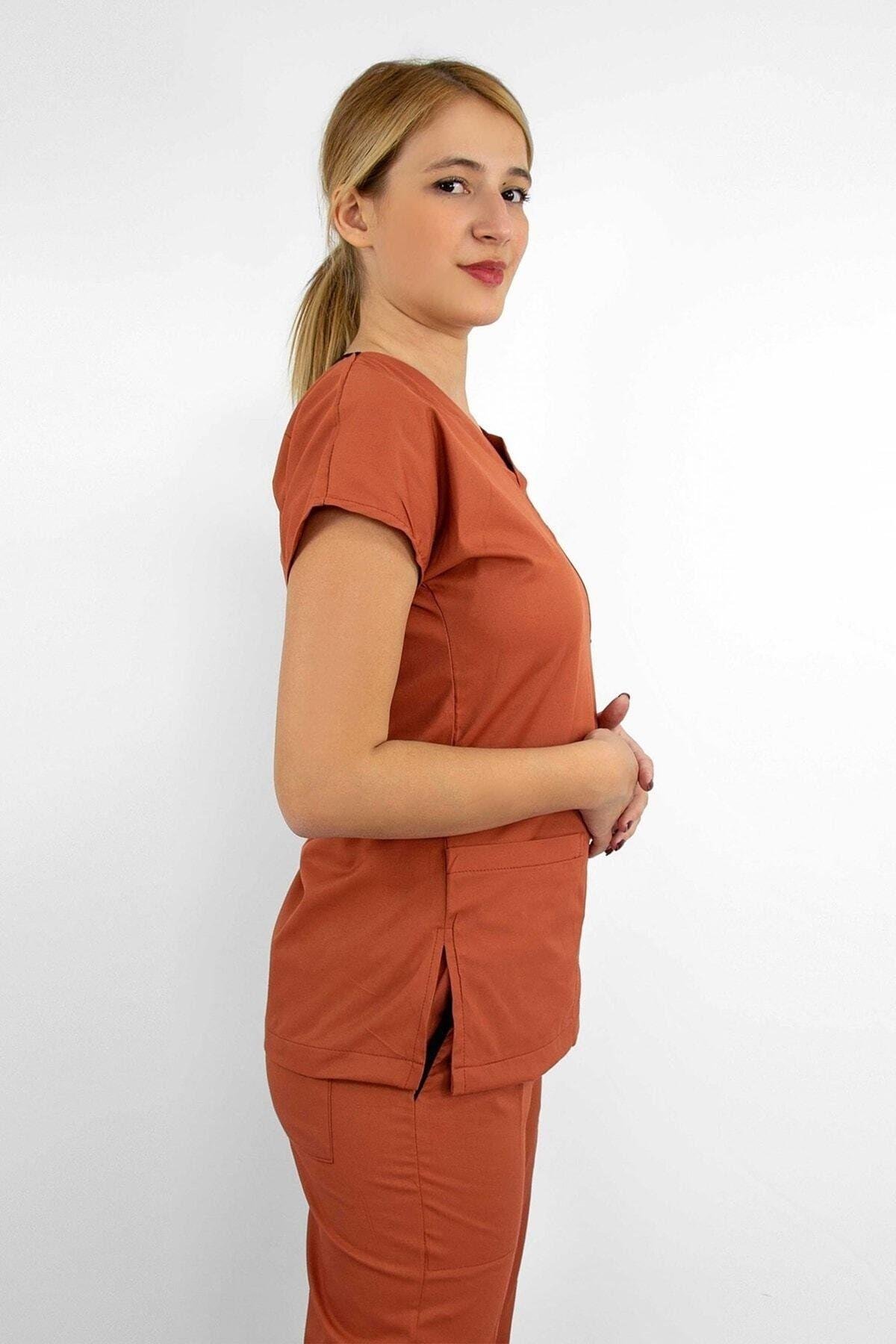 Kiremit Renk Cerrahi Likralı Forma Alt Üst Takım-Nur Medikal Giyim