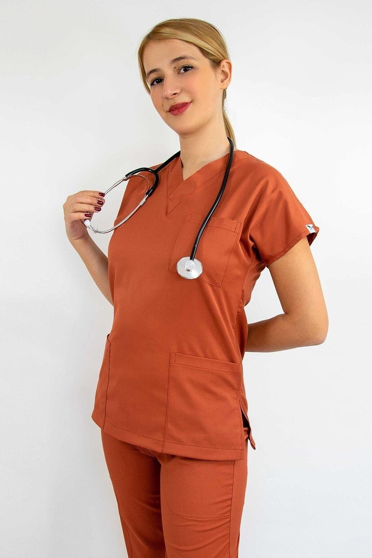 Kiremit Renk Cerrahi Likralı Forma Alt Üst Takım-Nur Medikal Giyim