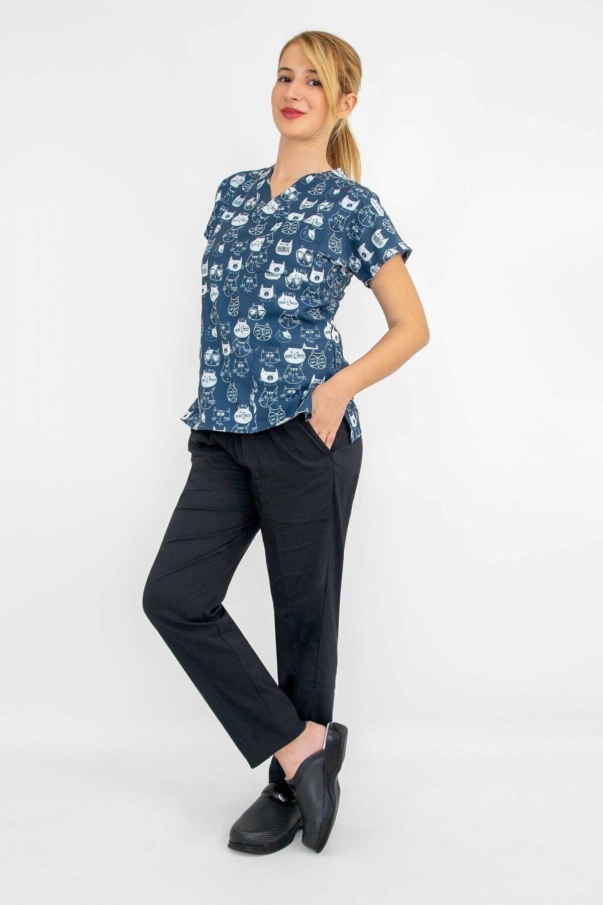 Lacivert Kedi Desenli Likralı Alt Üst Takım-Nur Medikal Giyim