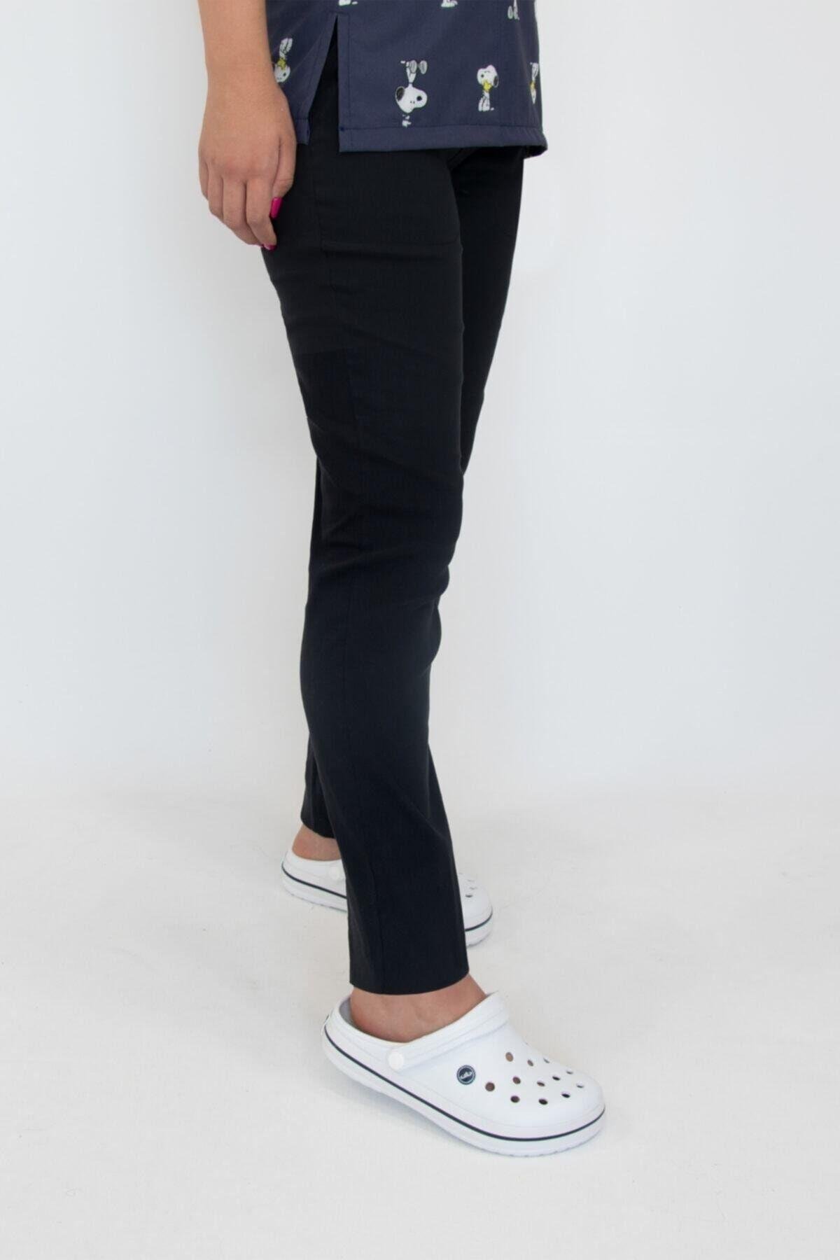 Lacivert Snoopy Desenli Likralı Doktor Hemşire Hastane Cerrahi Scrubs Üniforma Takımı-Nur Medikal Giyim