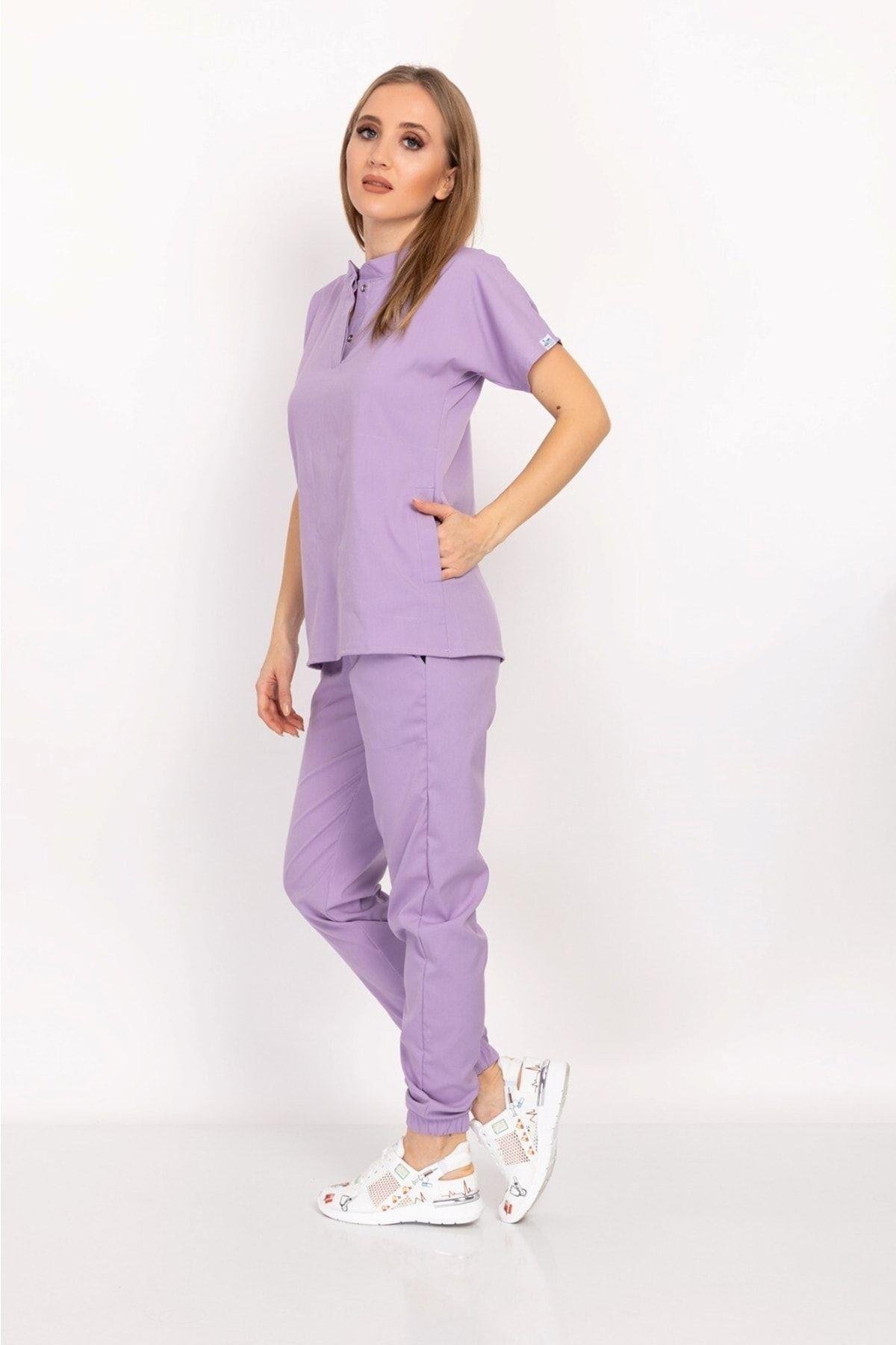 Lila Renk Çıt Çıtlı Hakim Yaka Soft Likra Doktor, Hemşire, Hastane, Nöbet Forma Takım-Nur Medikal Giyim
