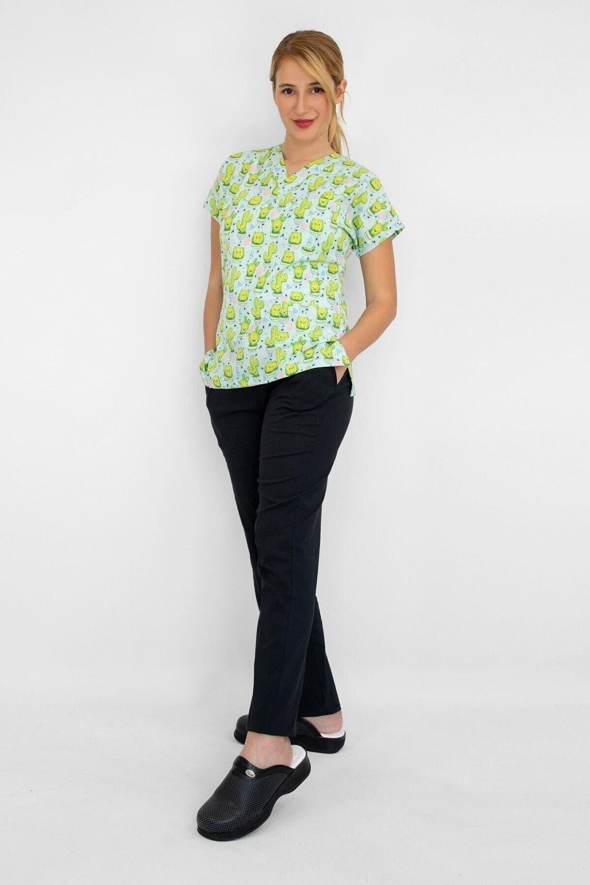 Neşeli Kaktüs Desenli Likralı Alt Üst Takım-Nur Medikal Giyim