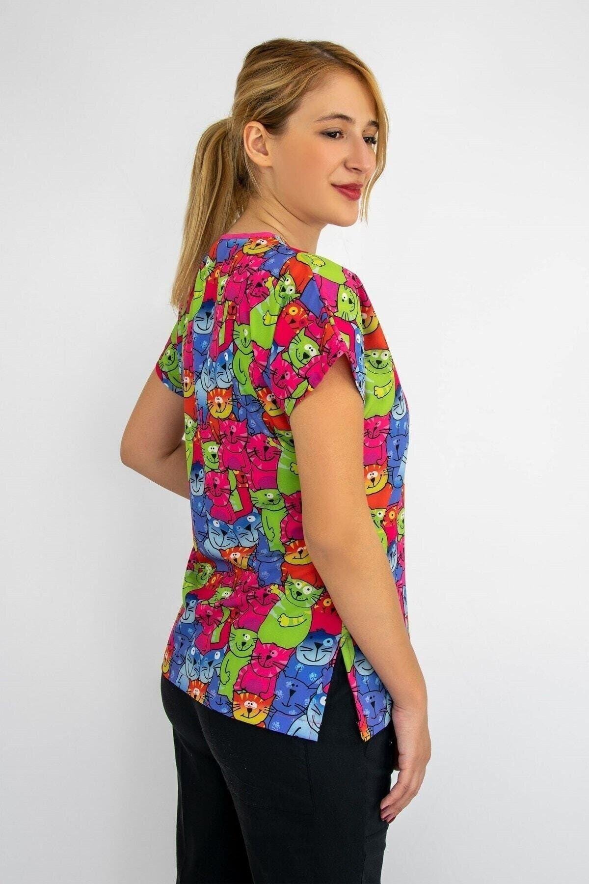 Renkli Kedi Desenli Likralı Alt Üst Takım-Nur Medikal Giyim