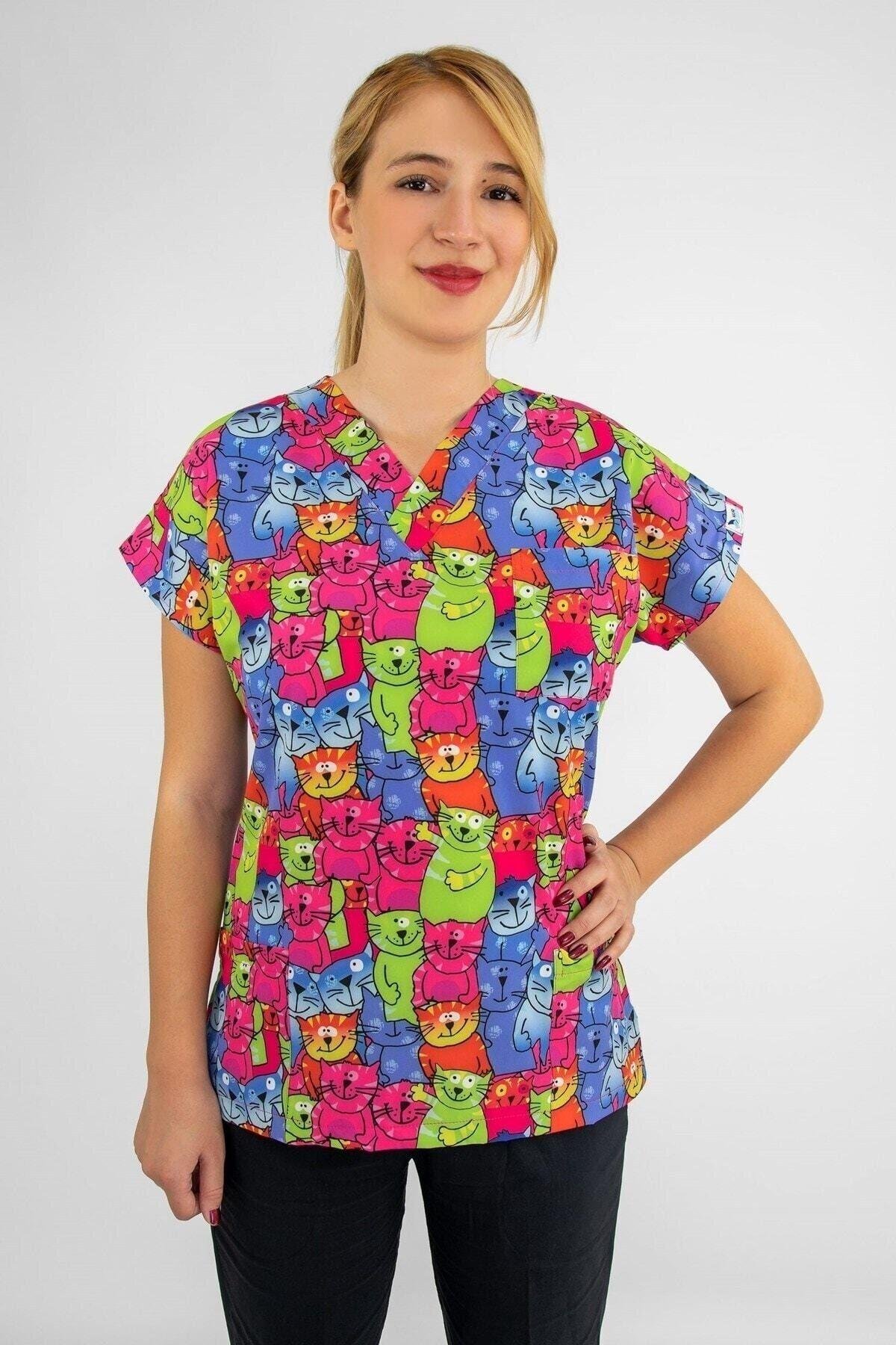 Renkli Kedi Desenli Likralı Alt Üst Takım-Nur Medikal Giyim