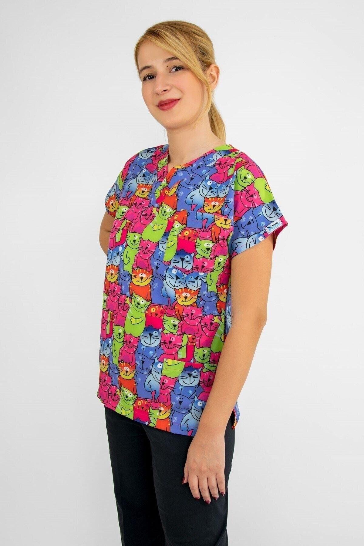 Renkli Kedi Desenli Likralı Alt Üst Takım-Nur Medikal Giyim