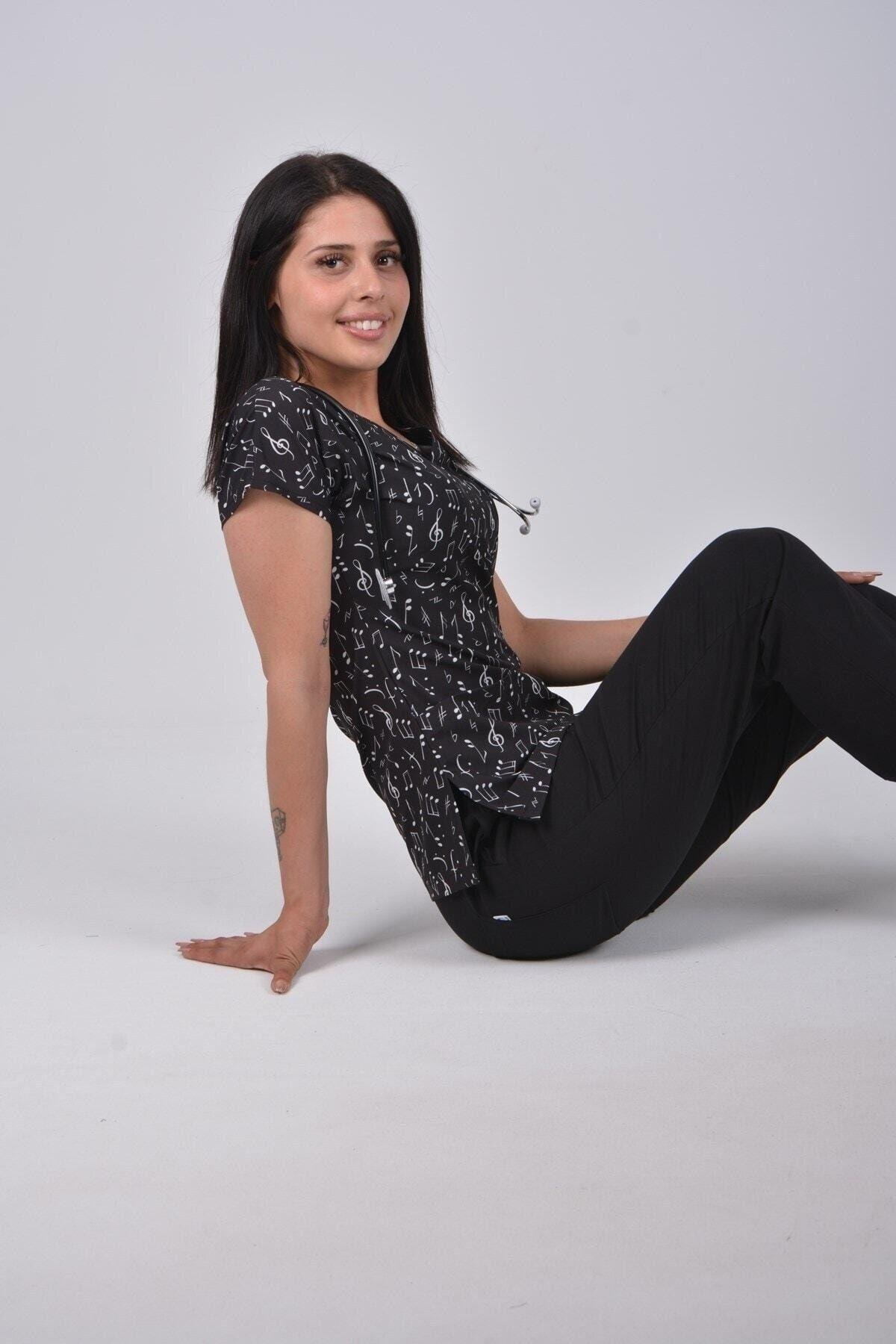 Siyah Nota Desenli Tek Üst Forma-Nur Medikal Giyim