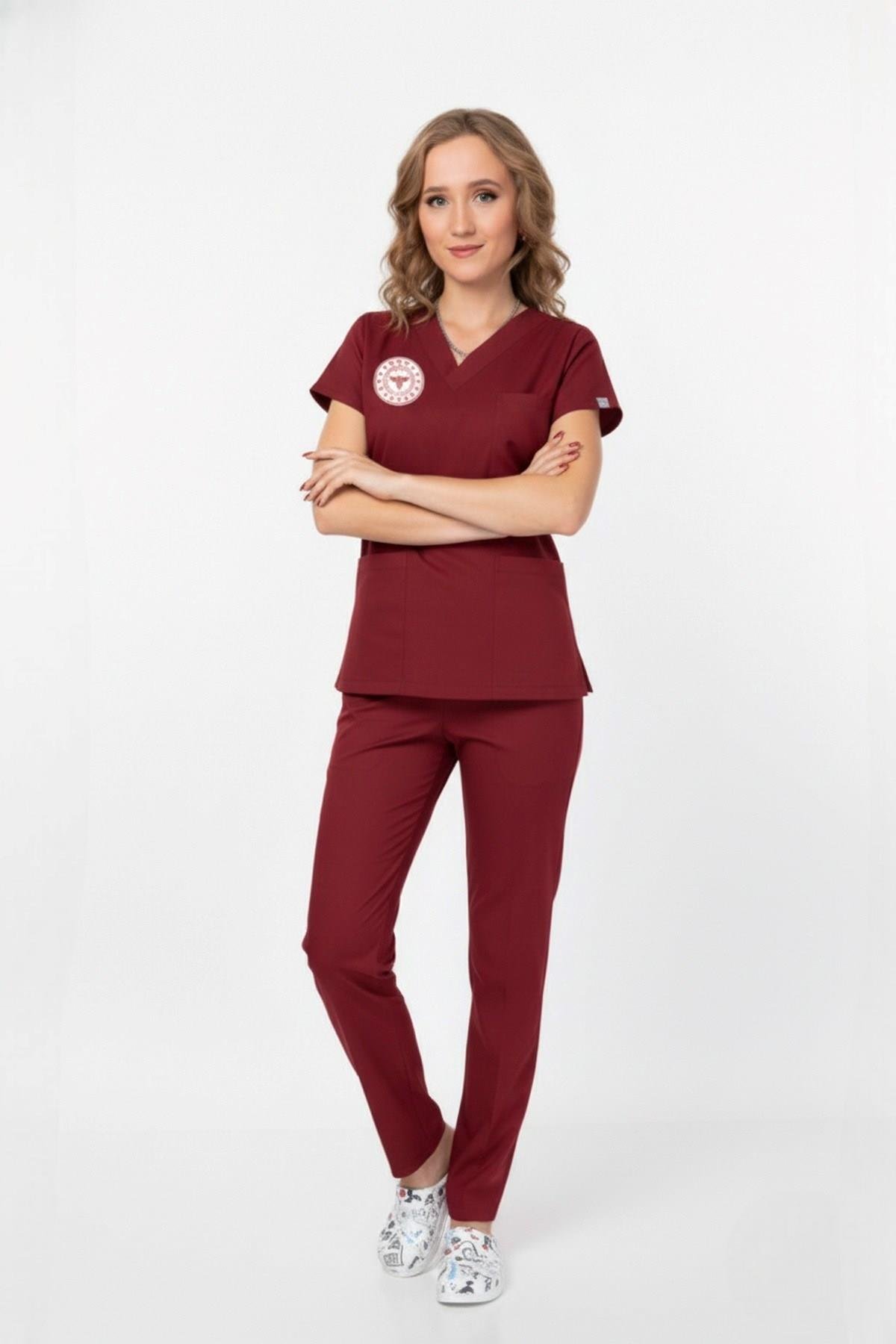 Unisex Bordo Lisans/Lisans Üstü Sağlık Meslek Mensupları Scrubs Takım (Sağlık Bak.Yeni Yön.Uygun)-Nur Medikal Giyim