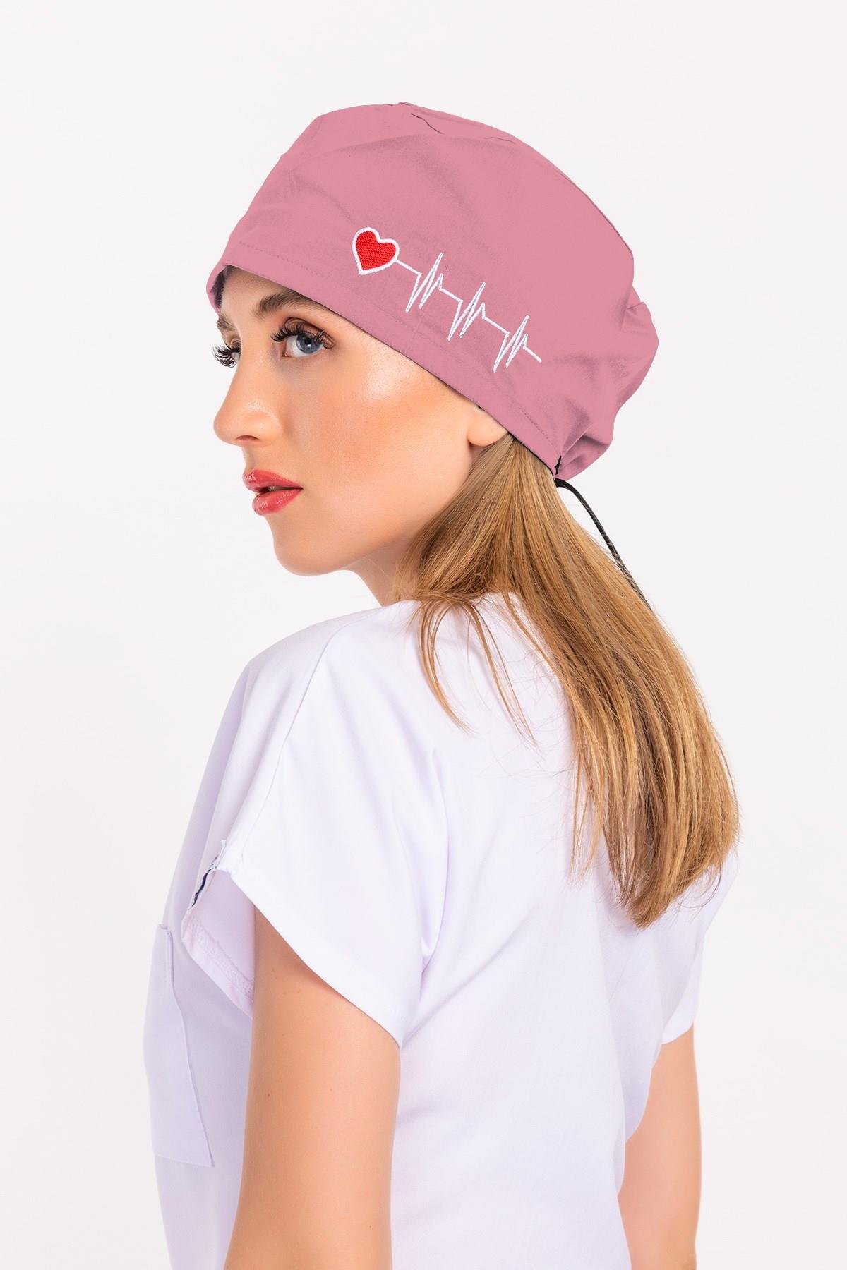 Unisex Koyu Pudra Kalp Ritim Nakışlı Doktor Hemşire Hastane Medikal Cerrahi Bonesi-Nur Medikal Giyim