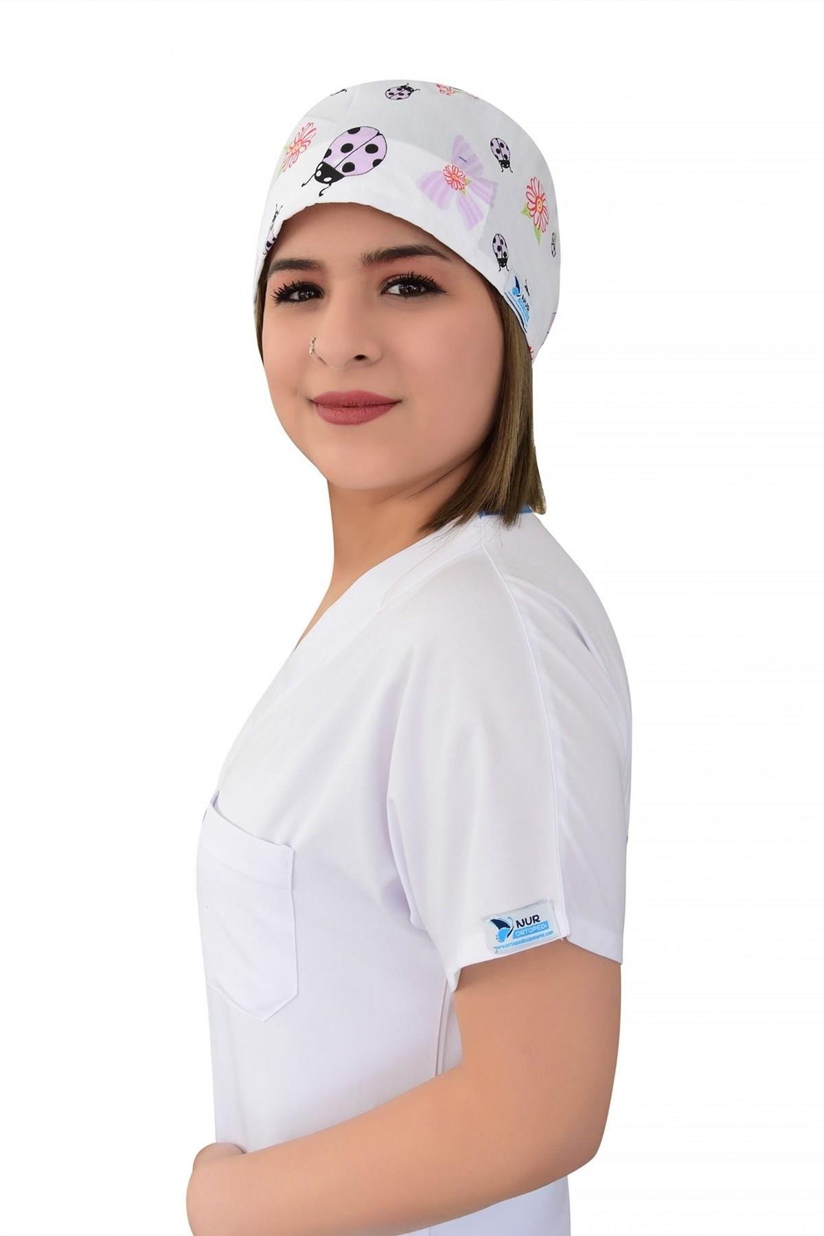 Unisex Lila Uğur Böceği Desenli Cerrahi Bone Doktor Hemşire Saç Bone-Nur Medikal Giyim