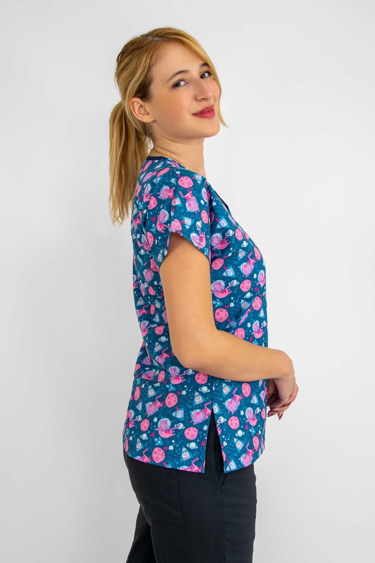 Uzaylı Kedi Desenli Likralı Doktor Hemşire Hastane Cerrahi Tek Üst Forma-Nur Medikal Giyim