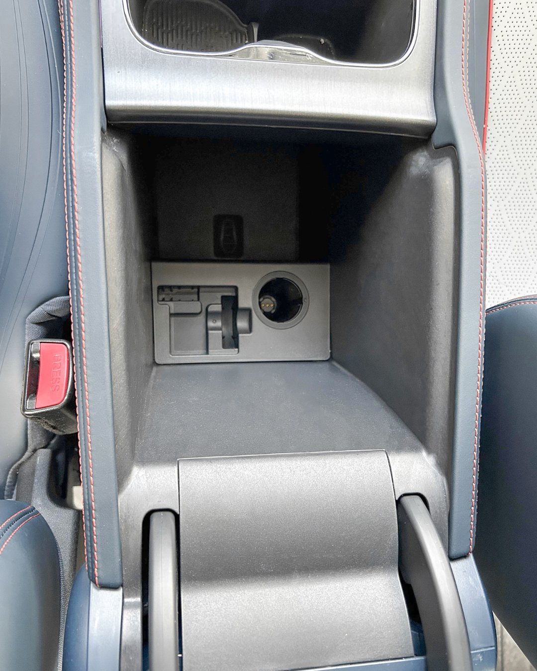 BYD Atto 3 Şarj Port Kapak