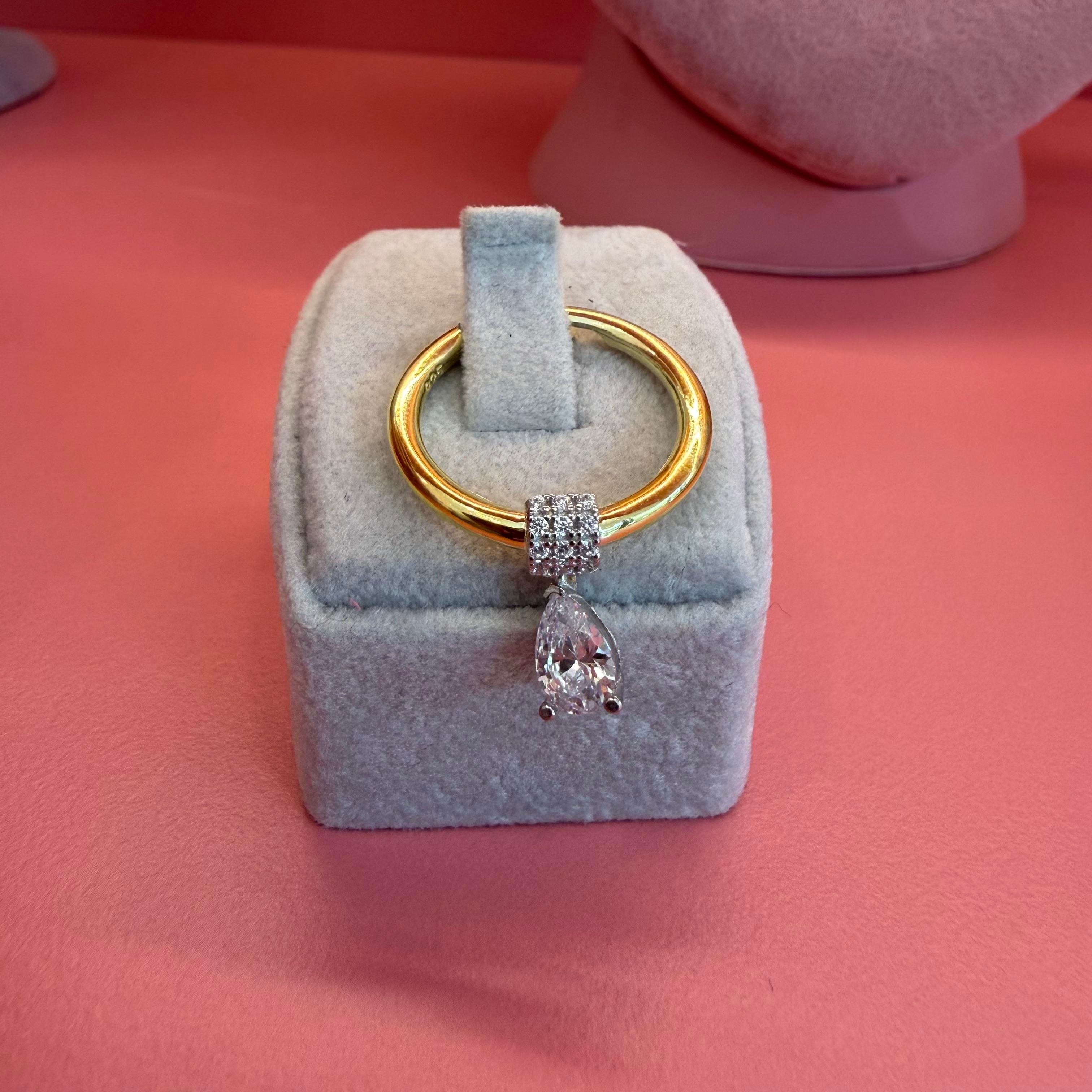 BIANCA DAMLA TAŞLI GOLD YÜZÜK