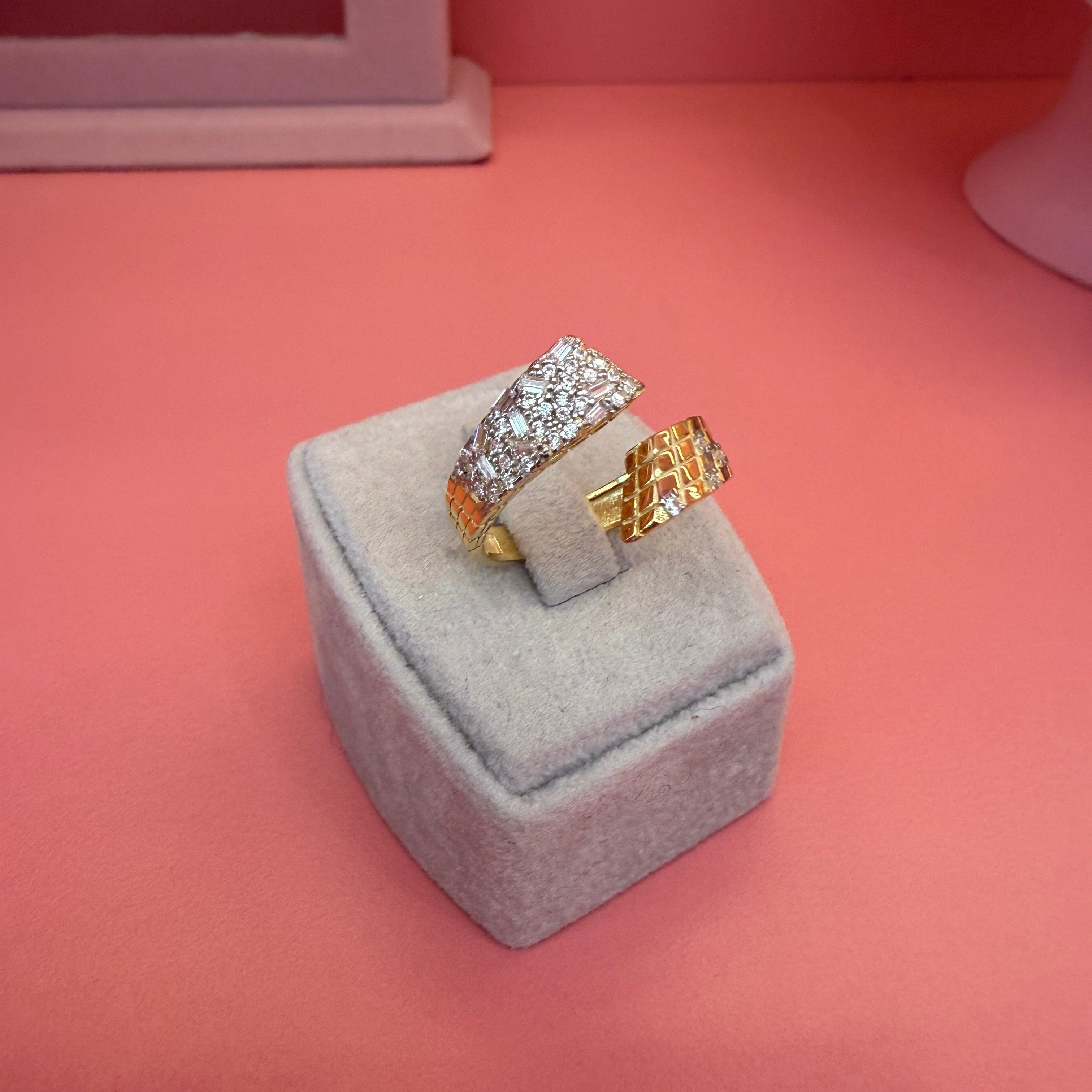 BYNARS BALANCE RING