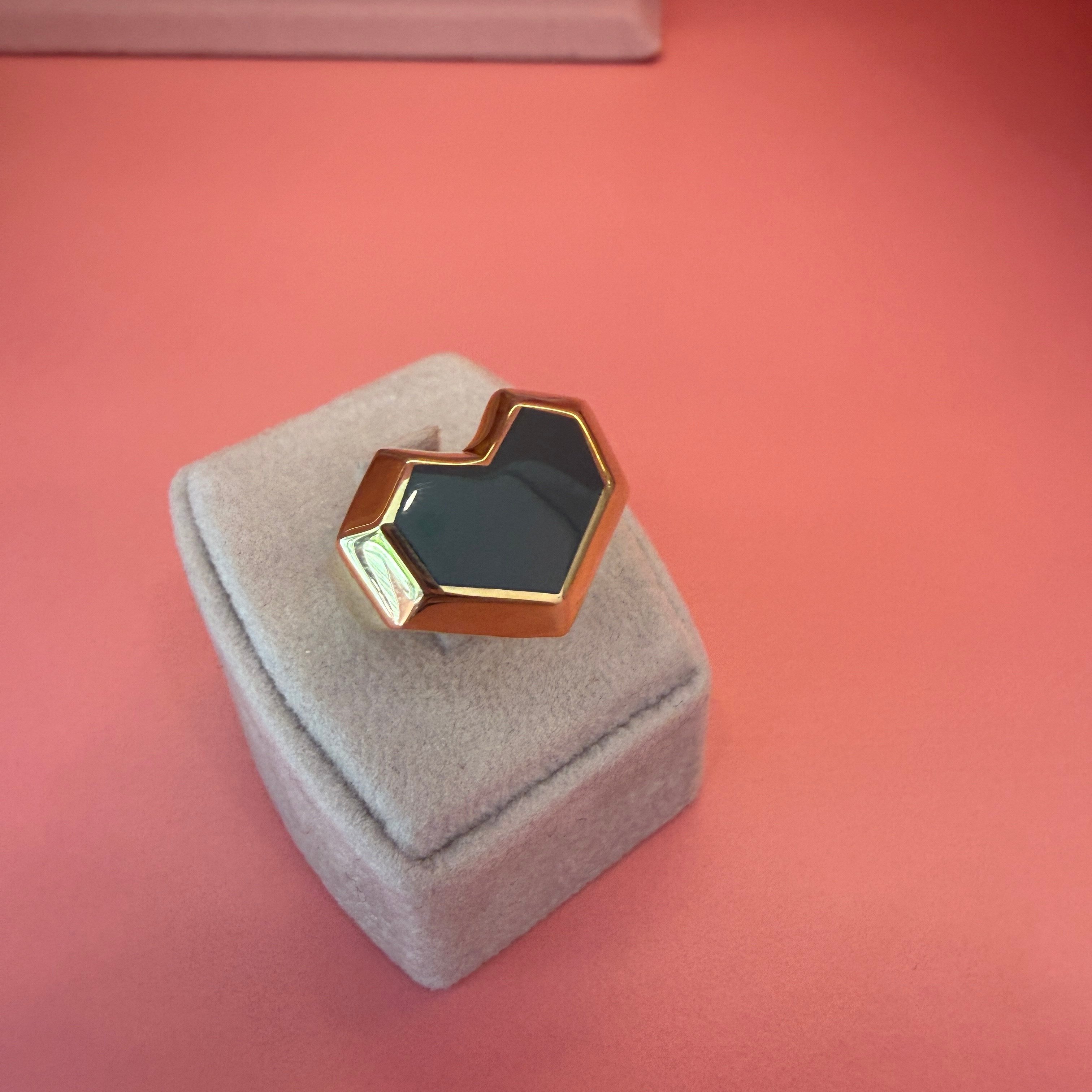 BYNARS DARK HEART RING
