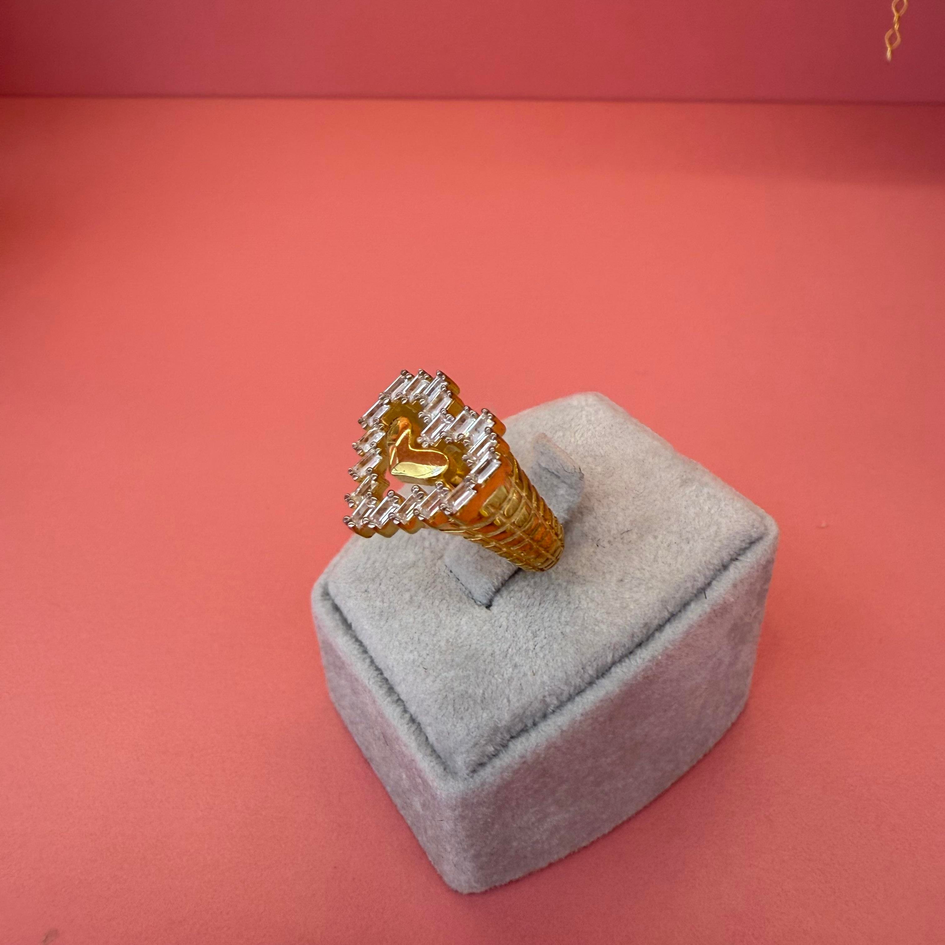 CARRIE HEART DIAMOND GOLD YÜZÜK