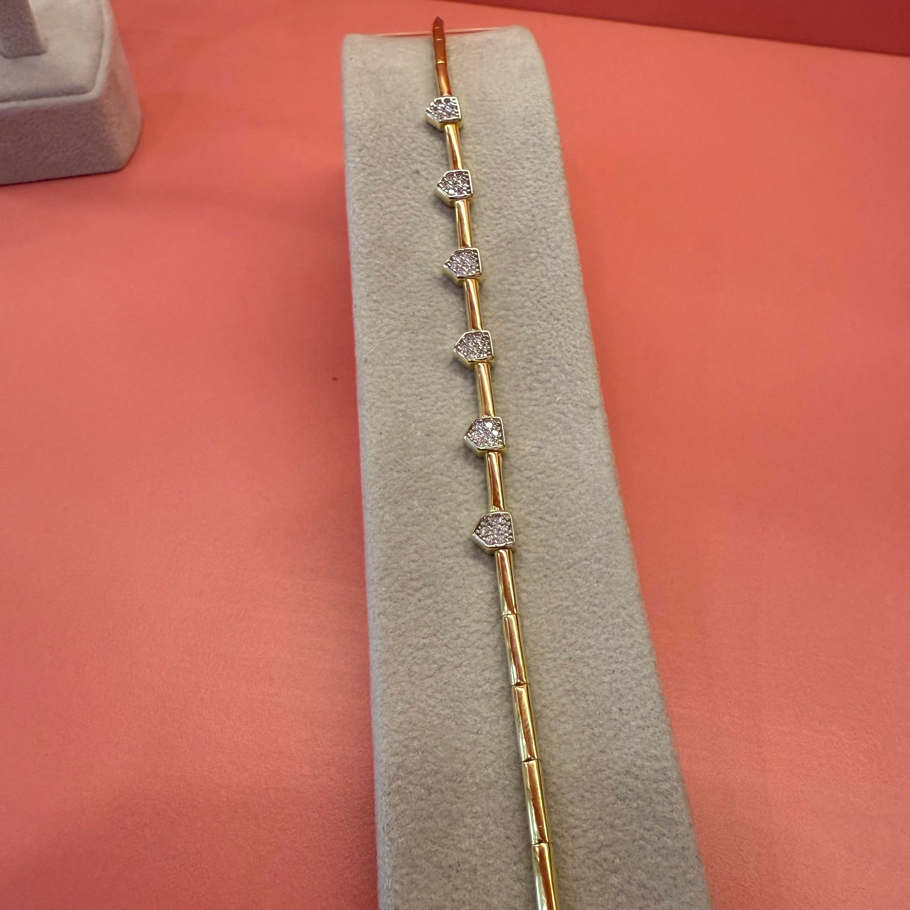 LORA TAŞLI GOLD BİLEKLİK