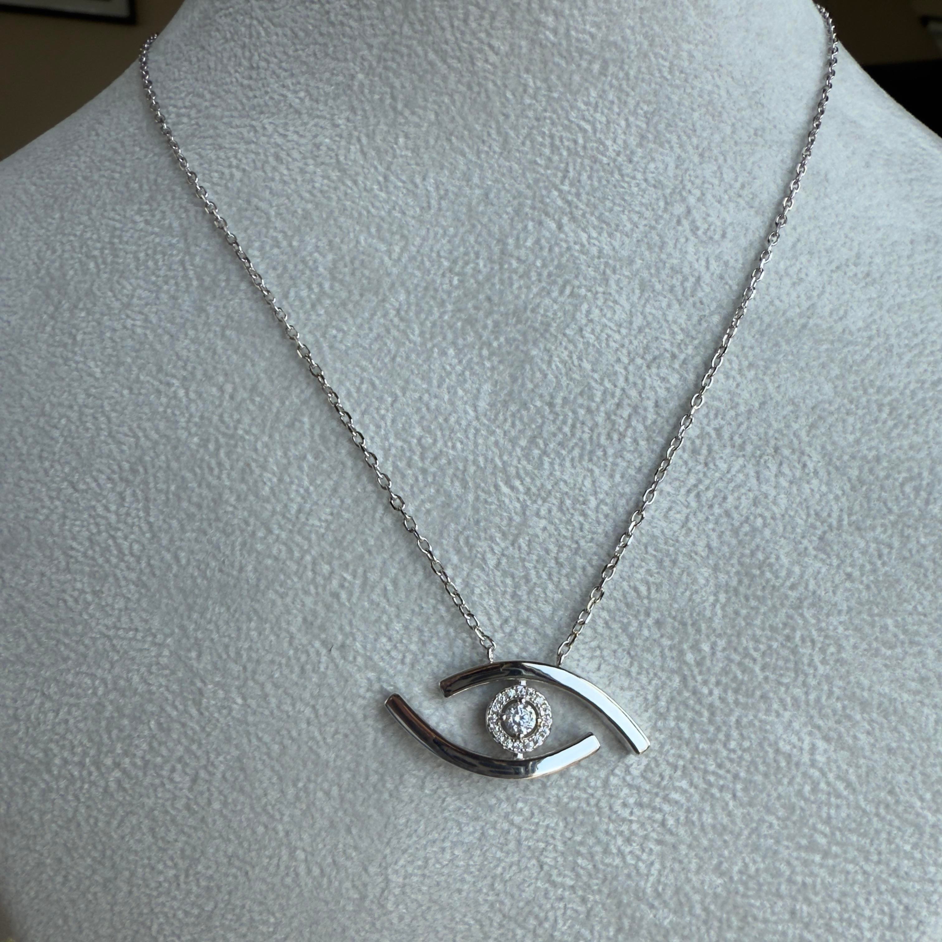 LUCKY EYE KOLYE