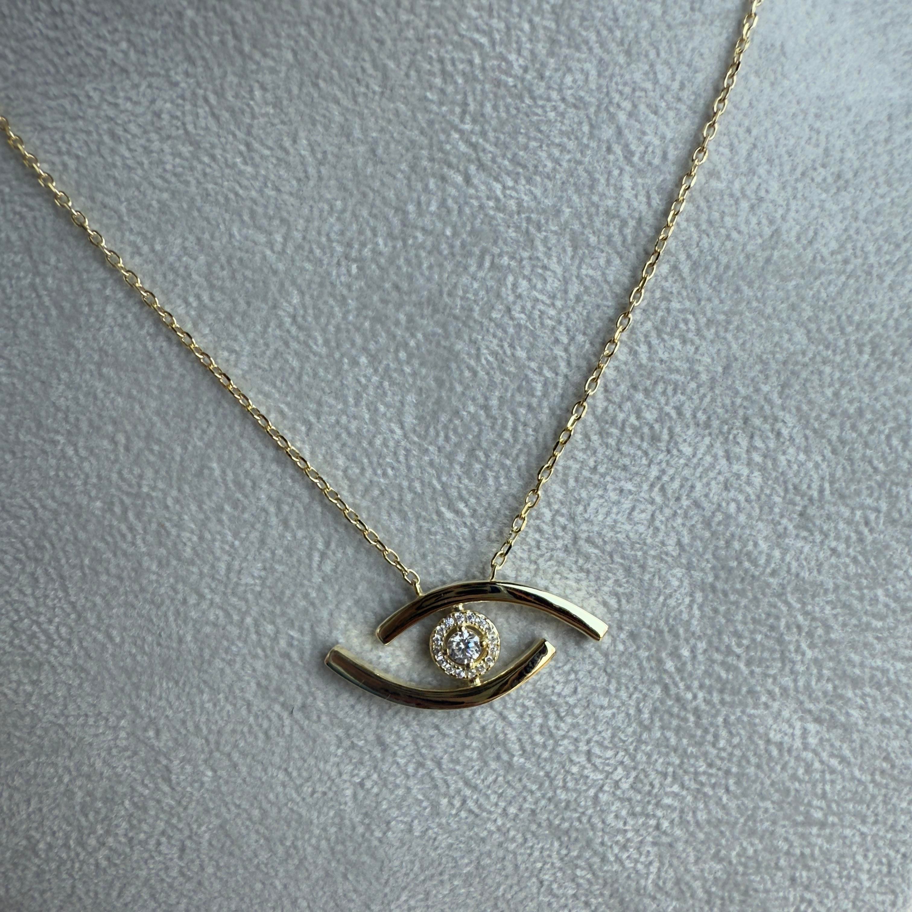 LUCKY EYE KOLYE