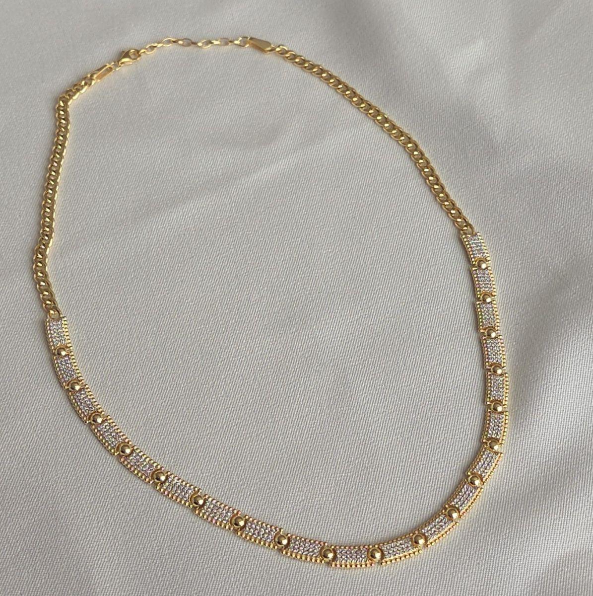 SIRA TAŞLI GOLD TOPLU KOLYE