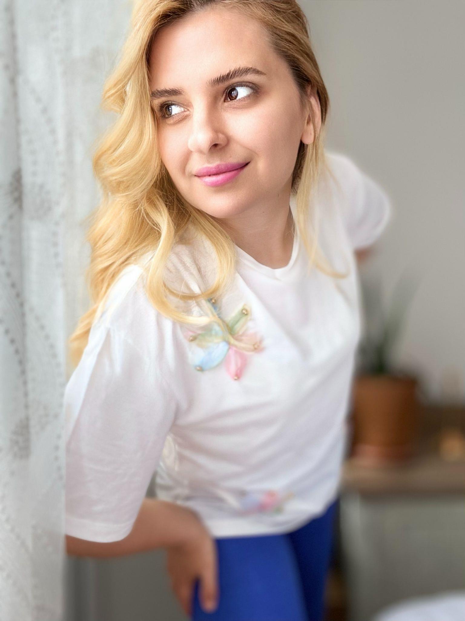 ÇİÇEKLİ BLUZ