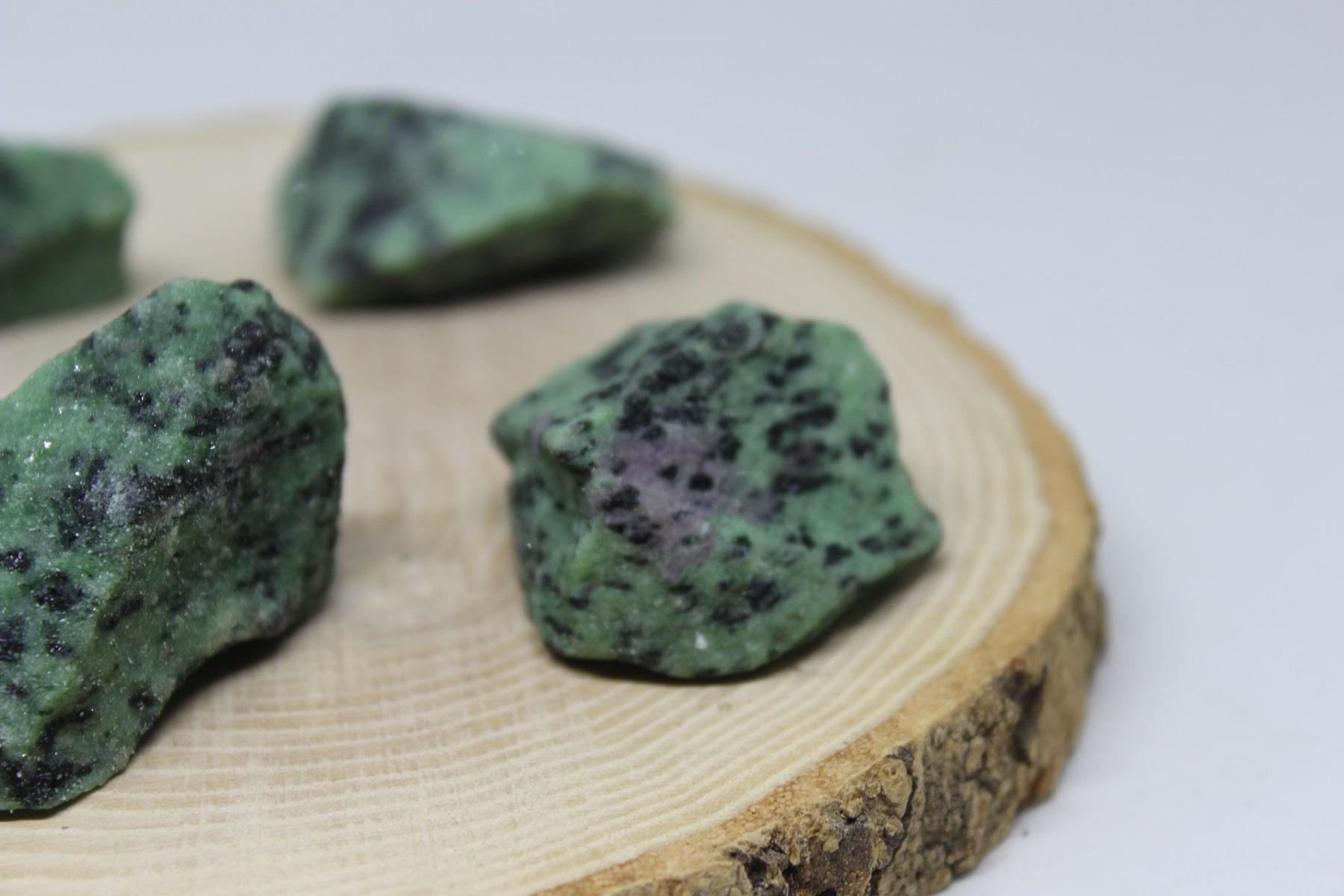 Anyolit (Rubizoit - Rubyzoisit) Taşı Ham Parça (30-50gram)