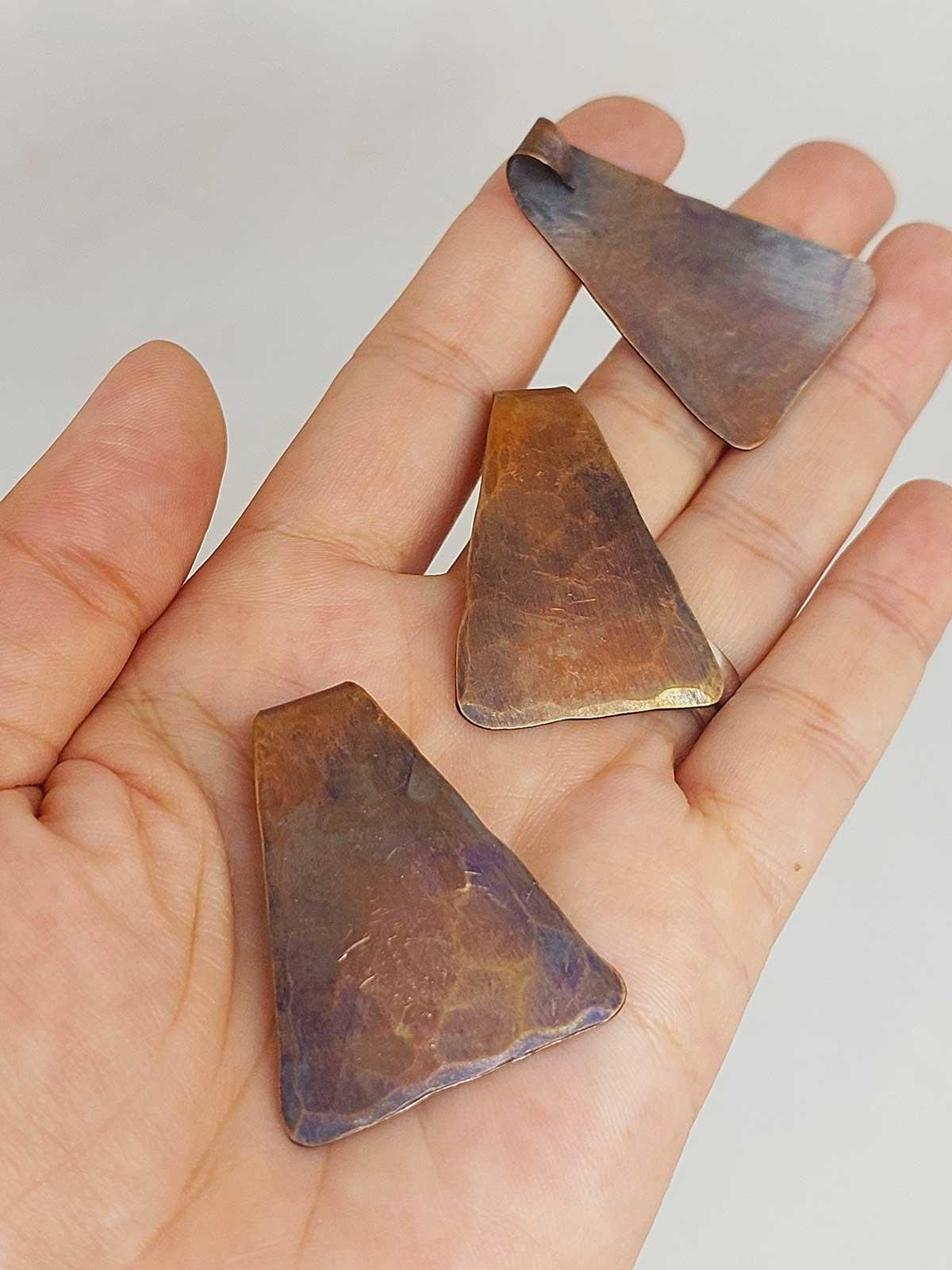 Otantik El Yapımı Üçgen Bakır Kolye Ucu