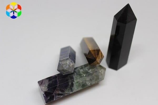 Piramit Uçlu Taşlar 4'lü Set