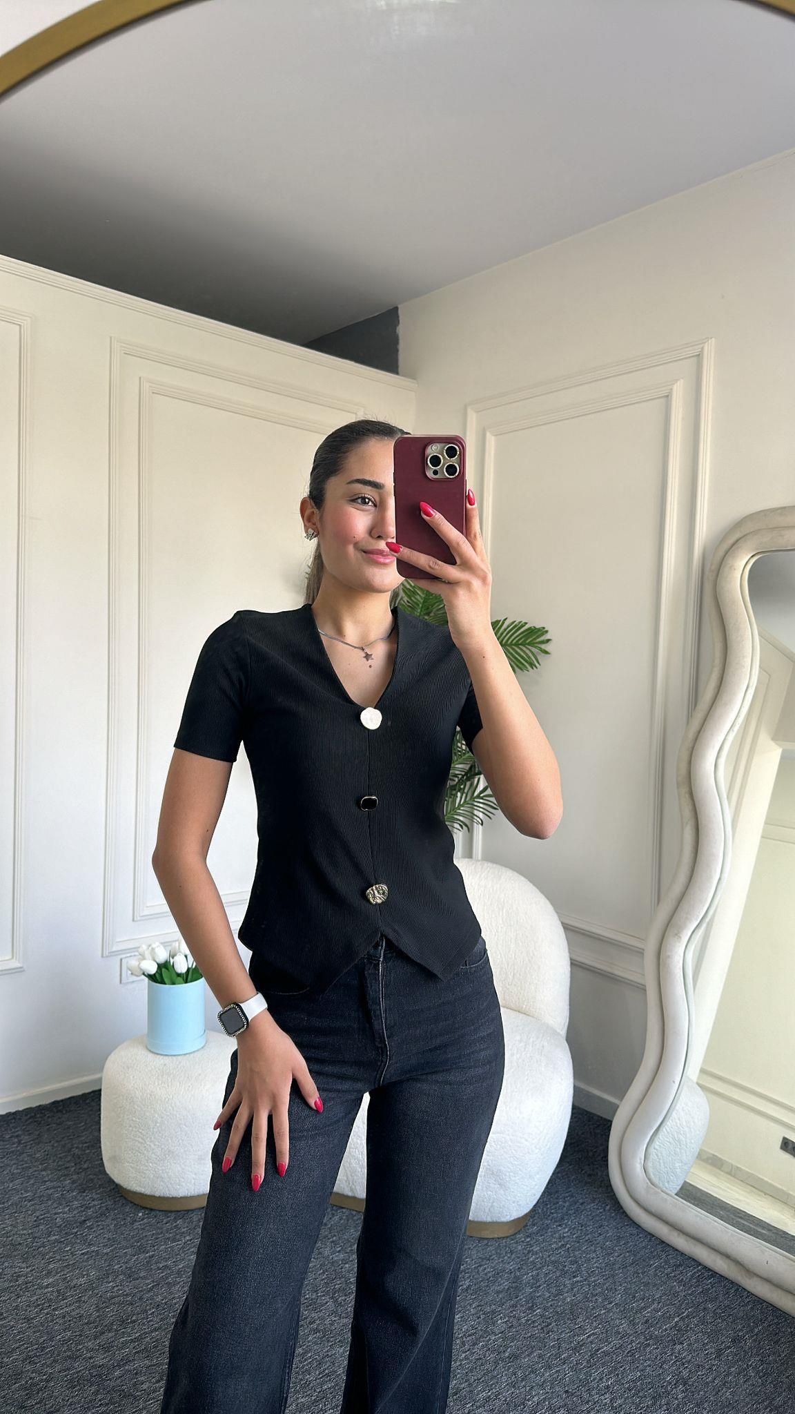 Gold Düğmeli V Yaka Siyah Bluz