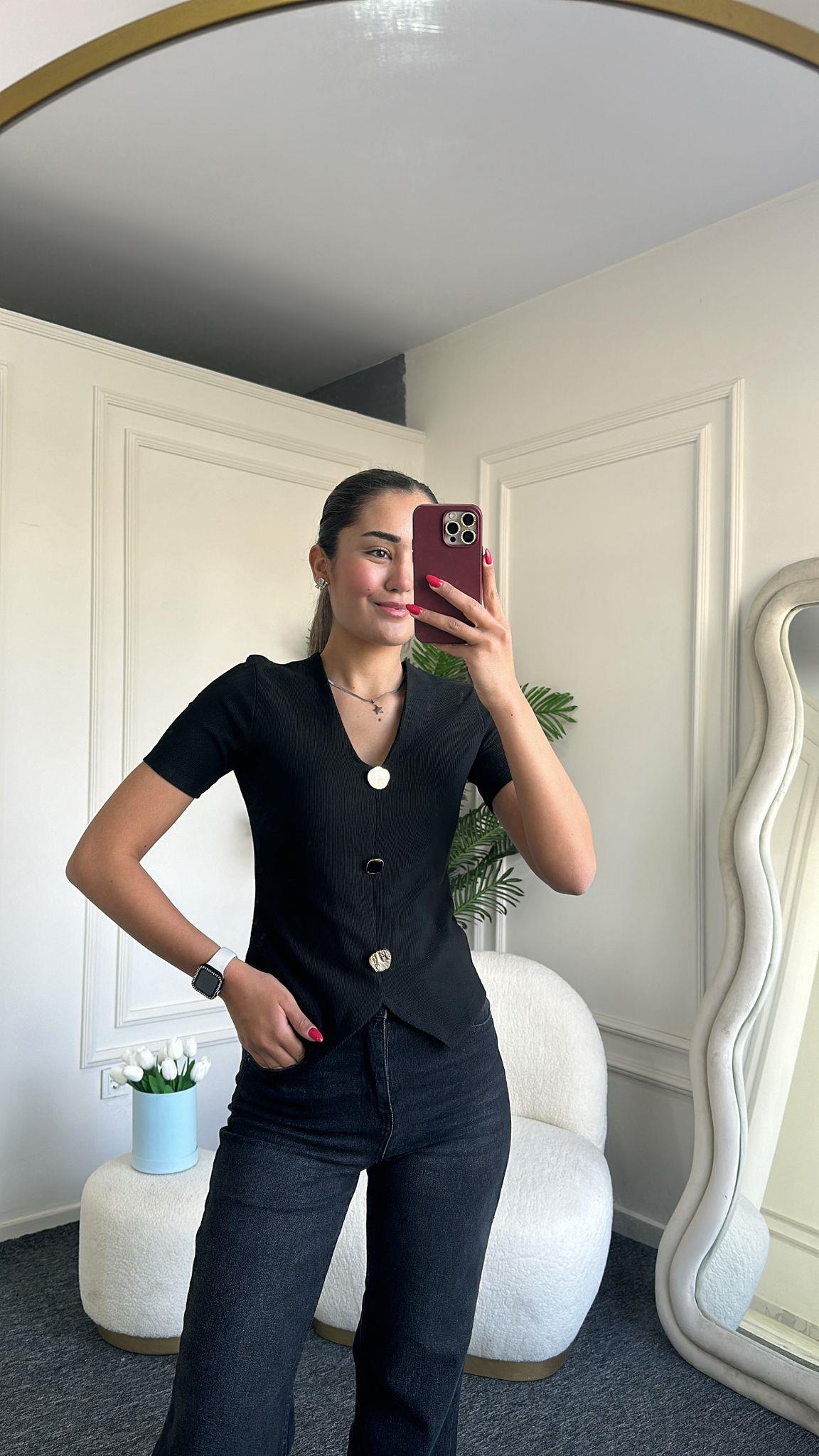 Gold Düğmeli V Yaka Siyah Bluz