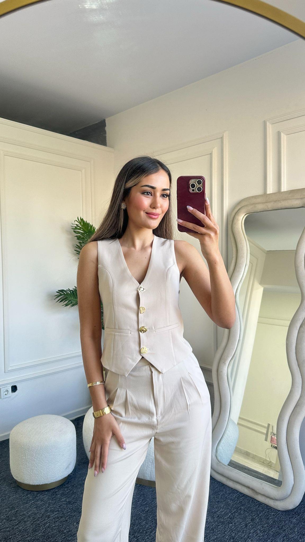 İkili Gold Düğmeli Krem Yelekli Takım