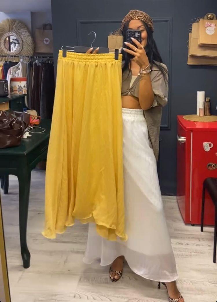 Astarlı beyaz tül etek