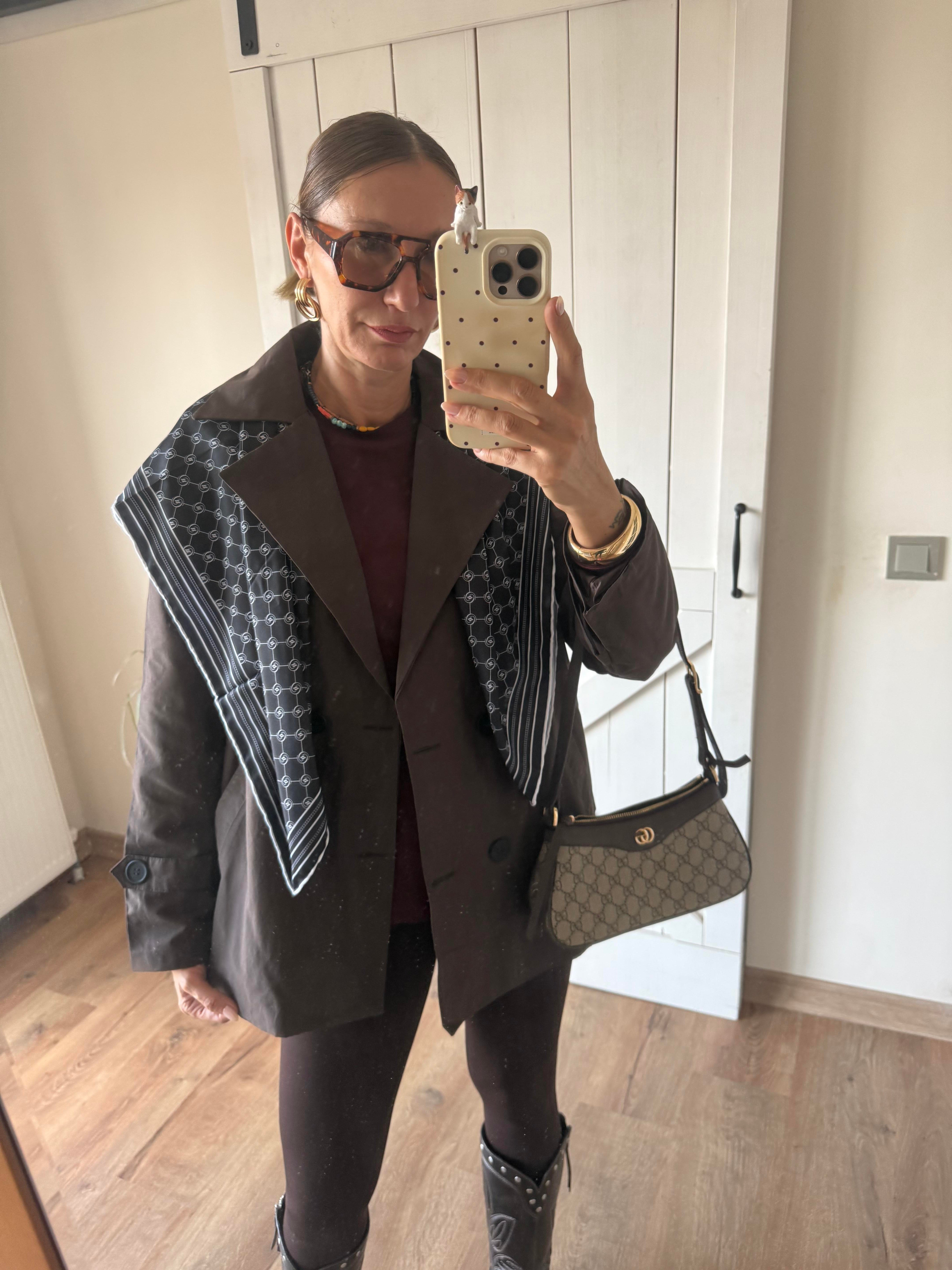 Acı Kahve Massi Arkası Düğmeli Kısa Trenç