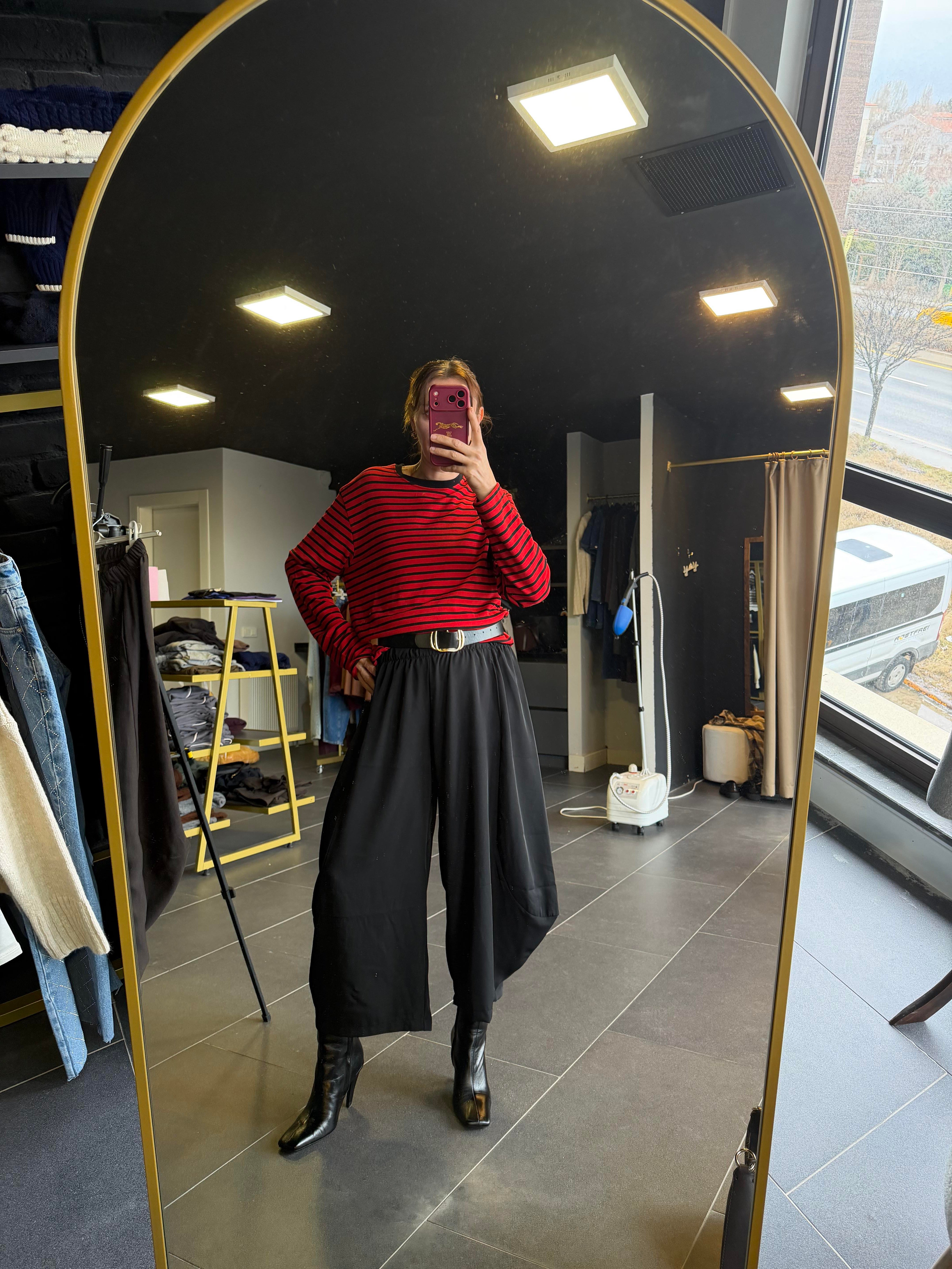 AdrianaSiyah Frankly Model Pantolon