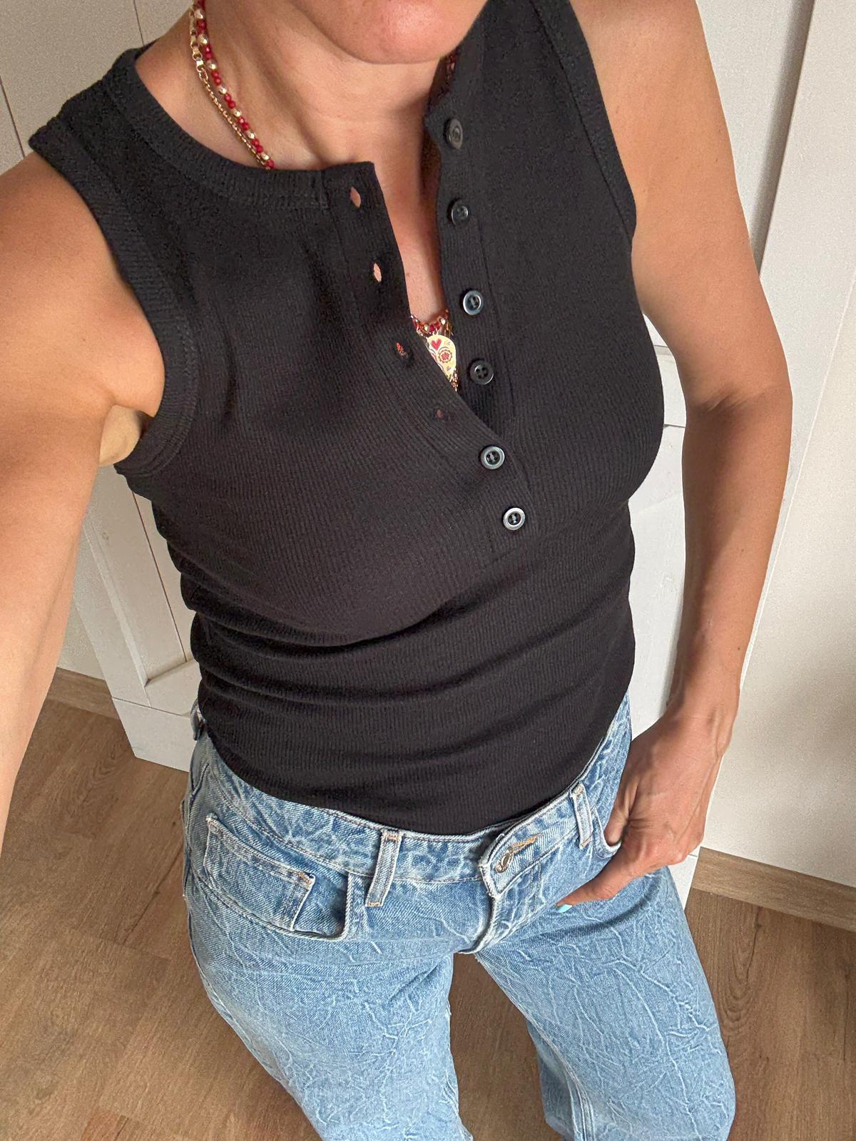 Altı Düğmeli Fitilli Siyah Atlet