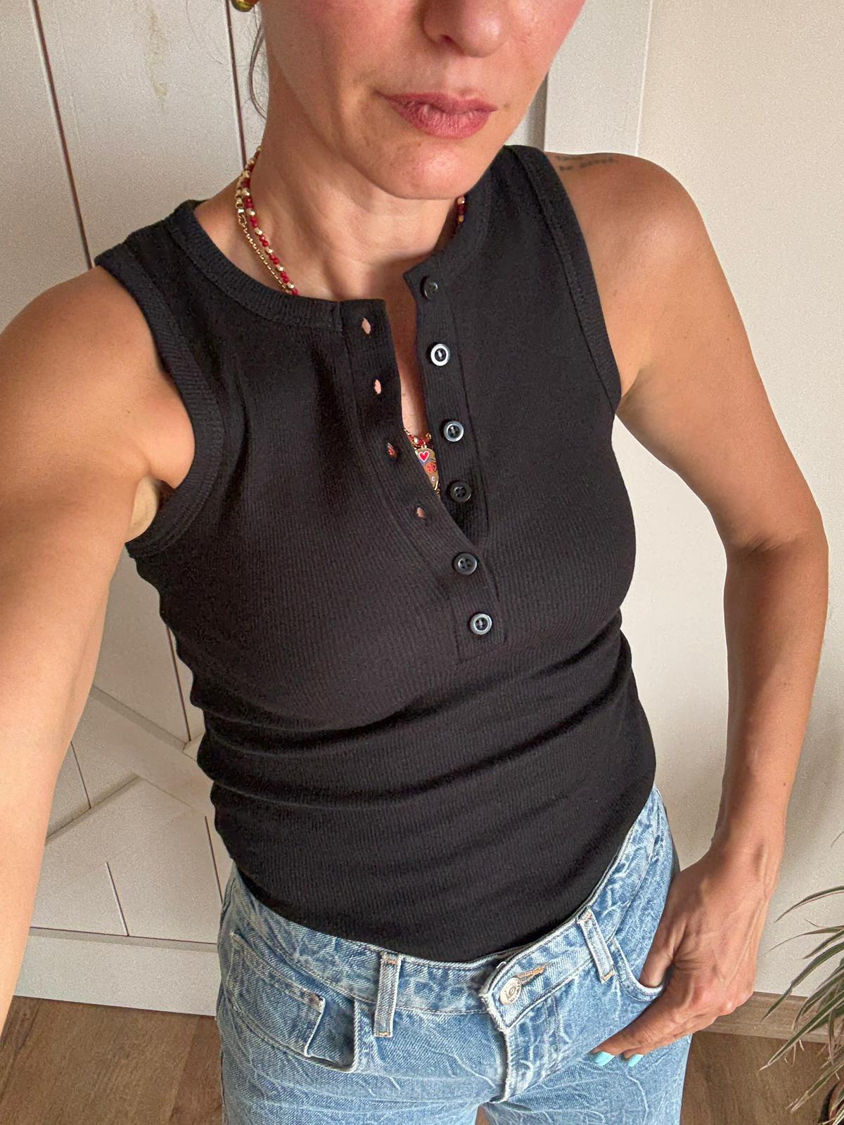 Altı Düğmeli Fitilli Siyah Atlet