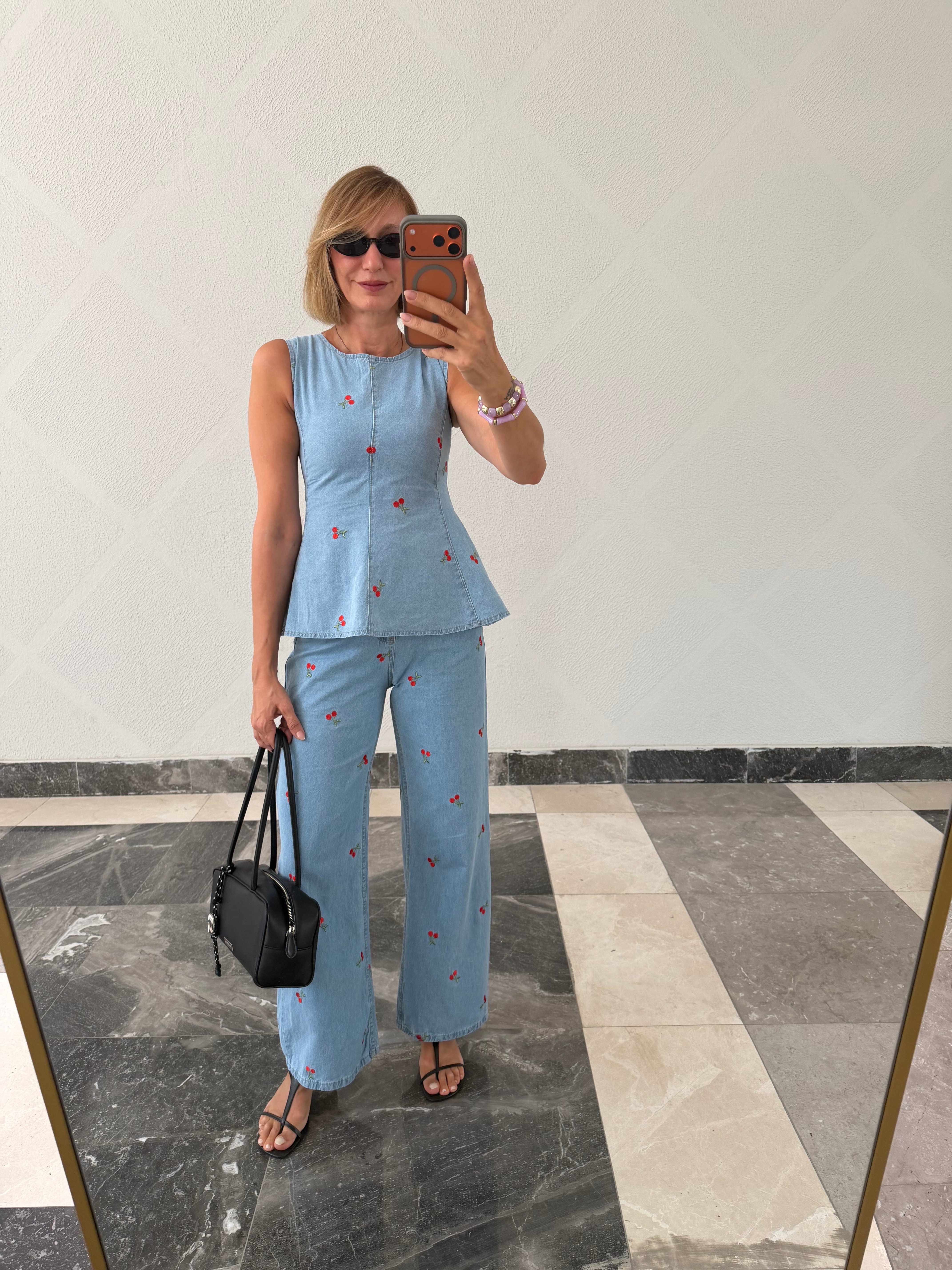Anne With Kiraz Nakışlı Denim Takım