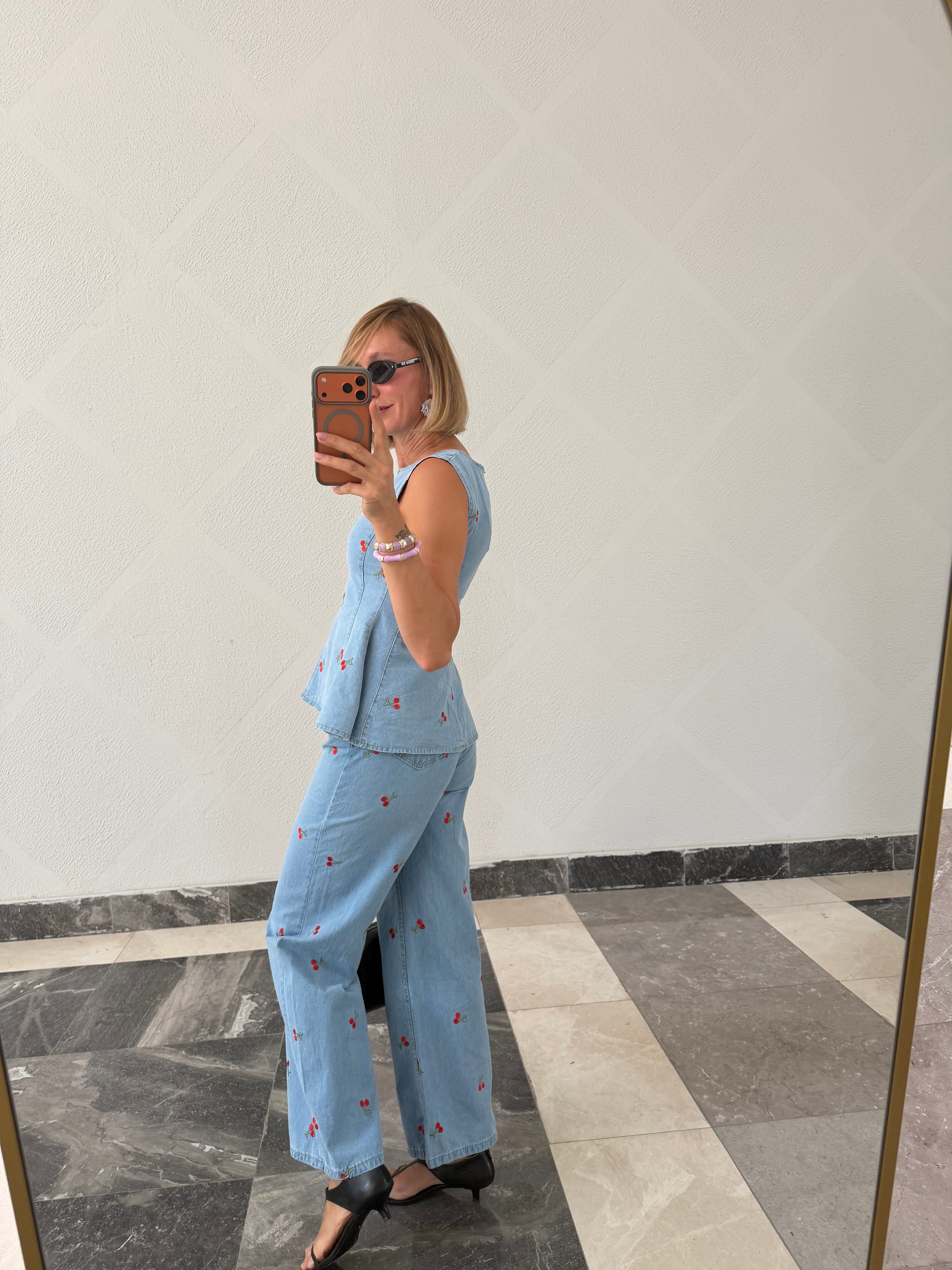 Anne With Kiraz Nakışlı Denim Takım