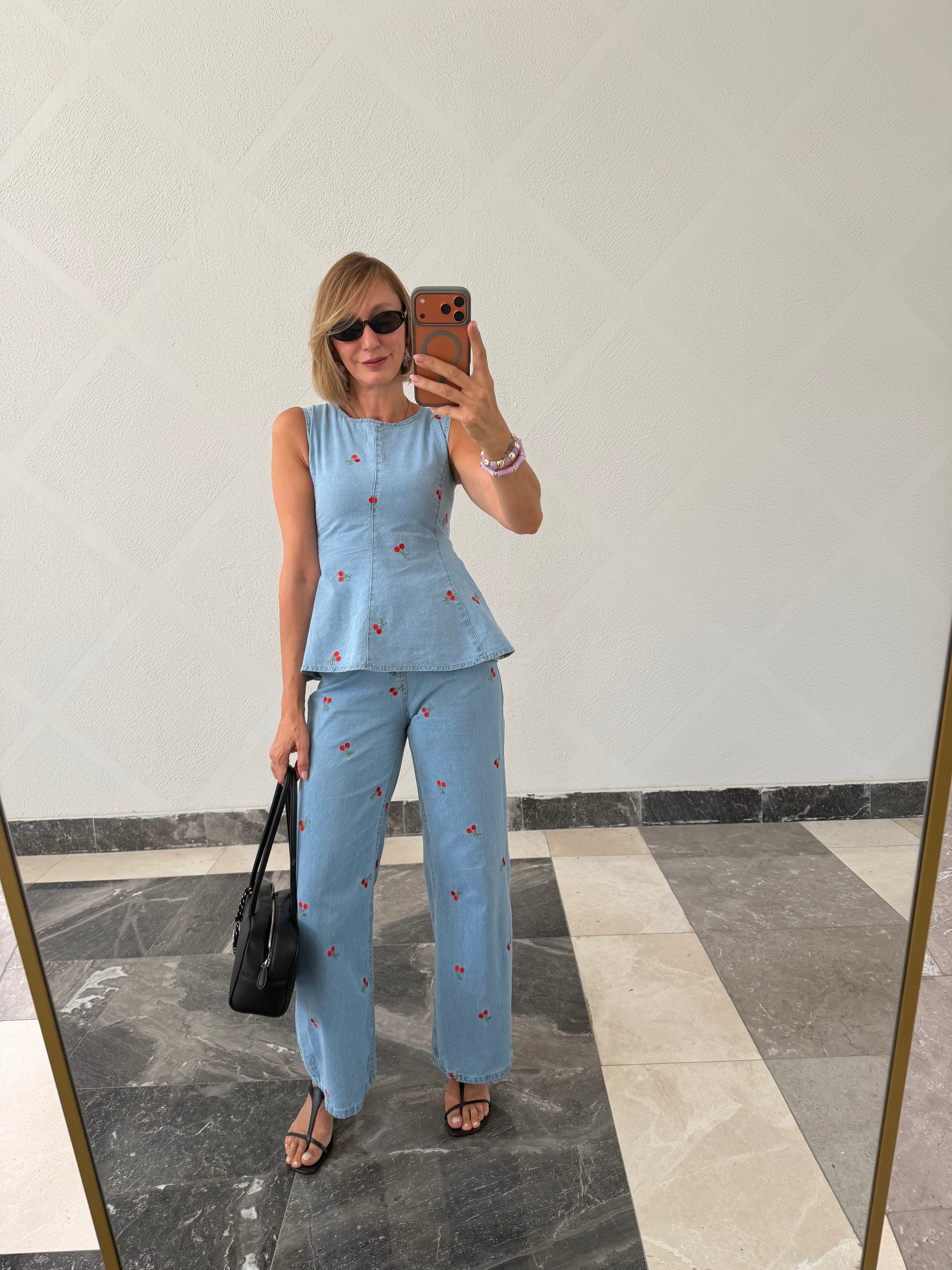Anne With Kiraz Nakışlı Denim Takım