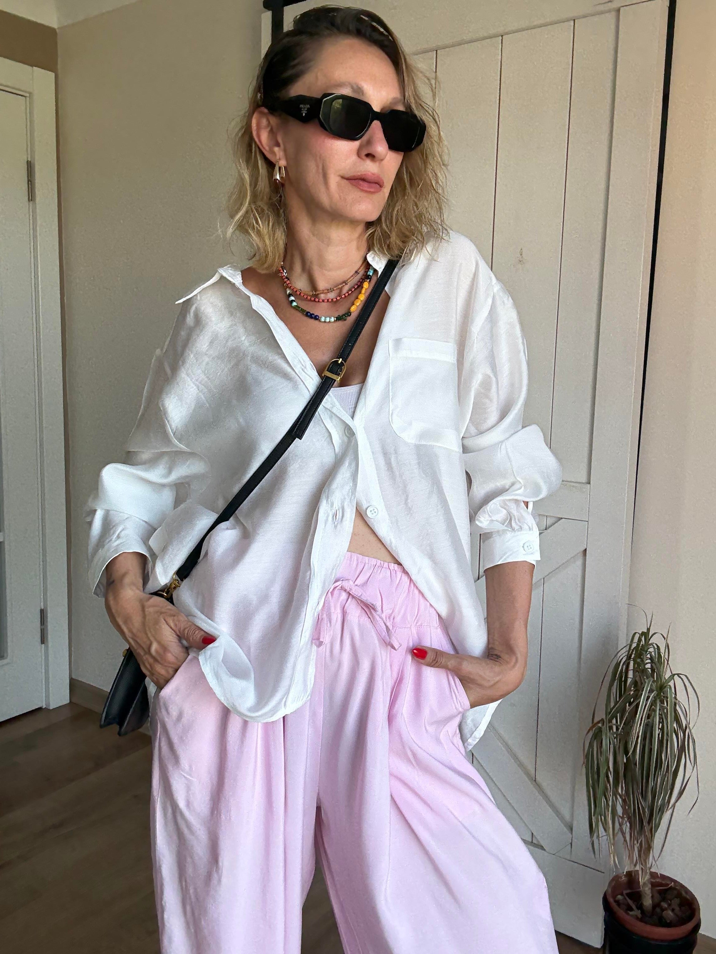 Arkası Pencere Detaylı Salaş Beyaz Gömlek