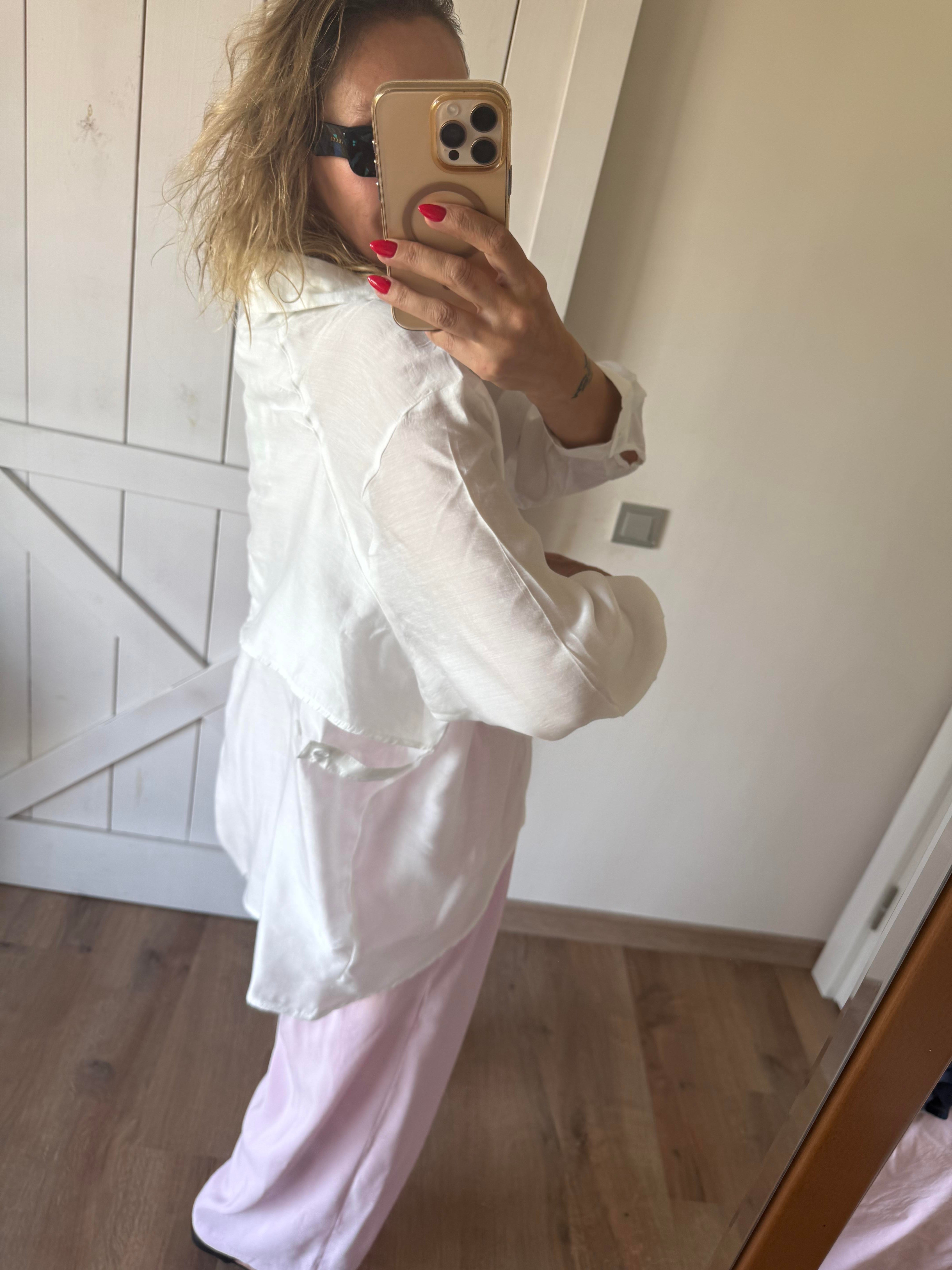 Arkası Pencere Detaylı Salaş Beyaz Gömlek