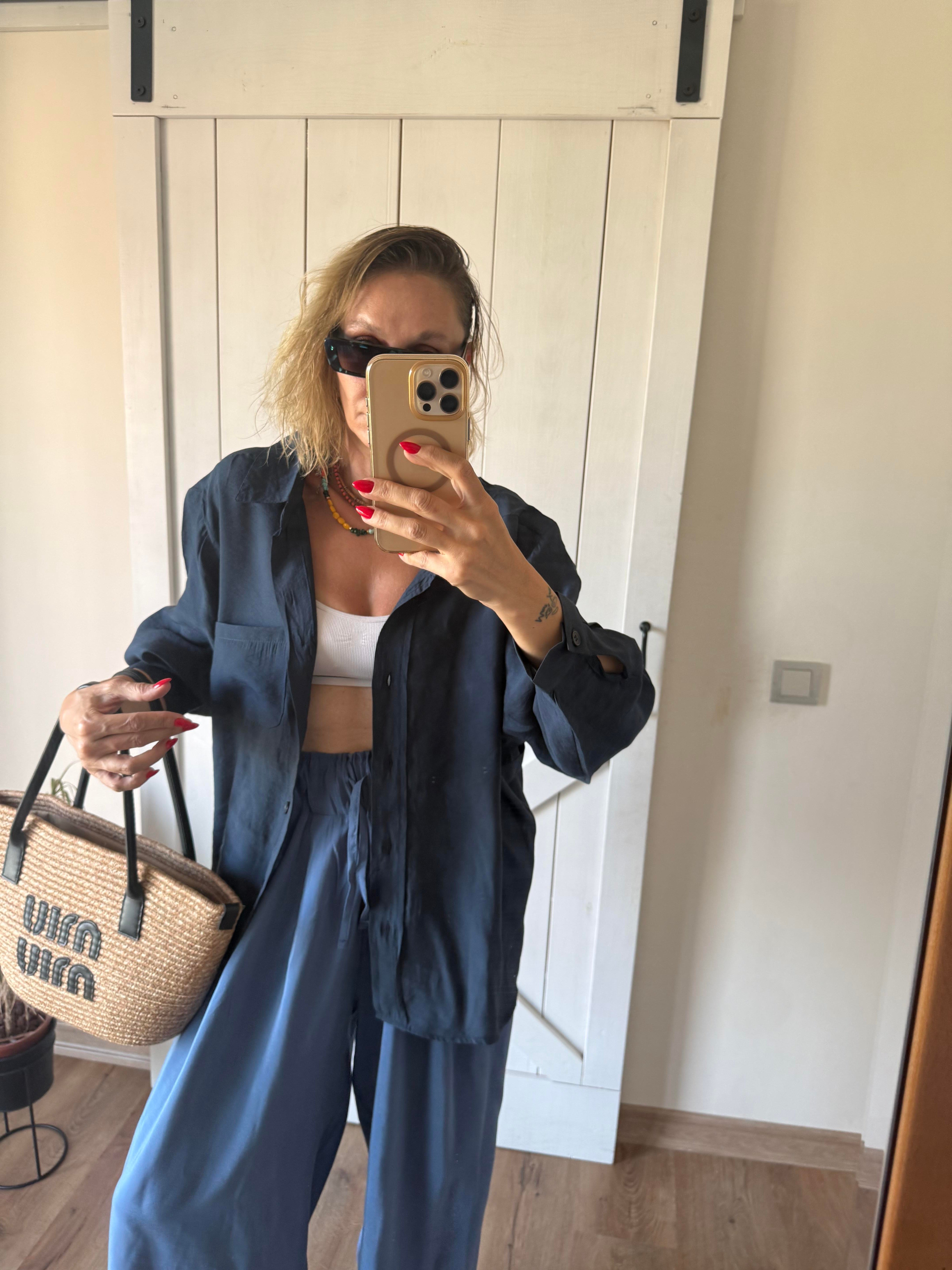 Arkası Pencere Detaylı Salaş Gömlek Lacivert