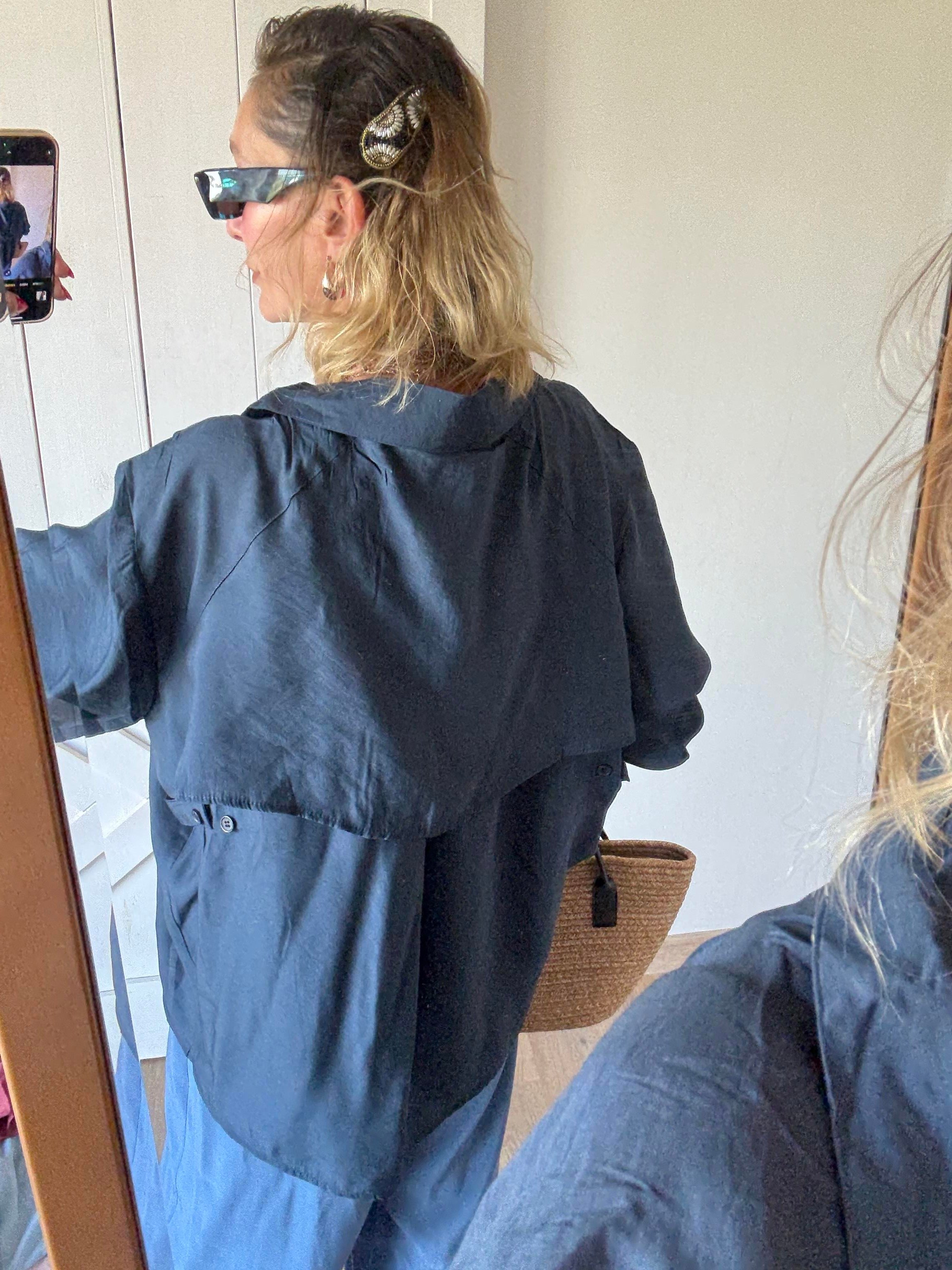 Arkası Pencere Detaylı Salaş Gömlek Lacivert