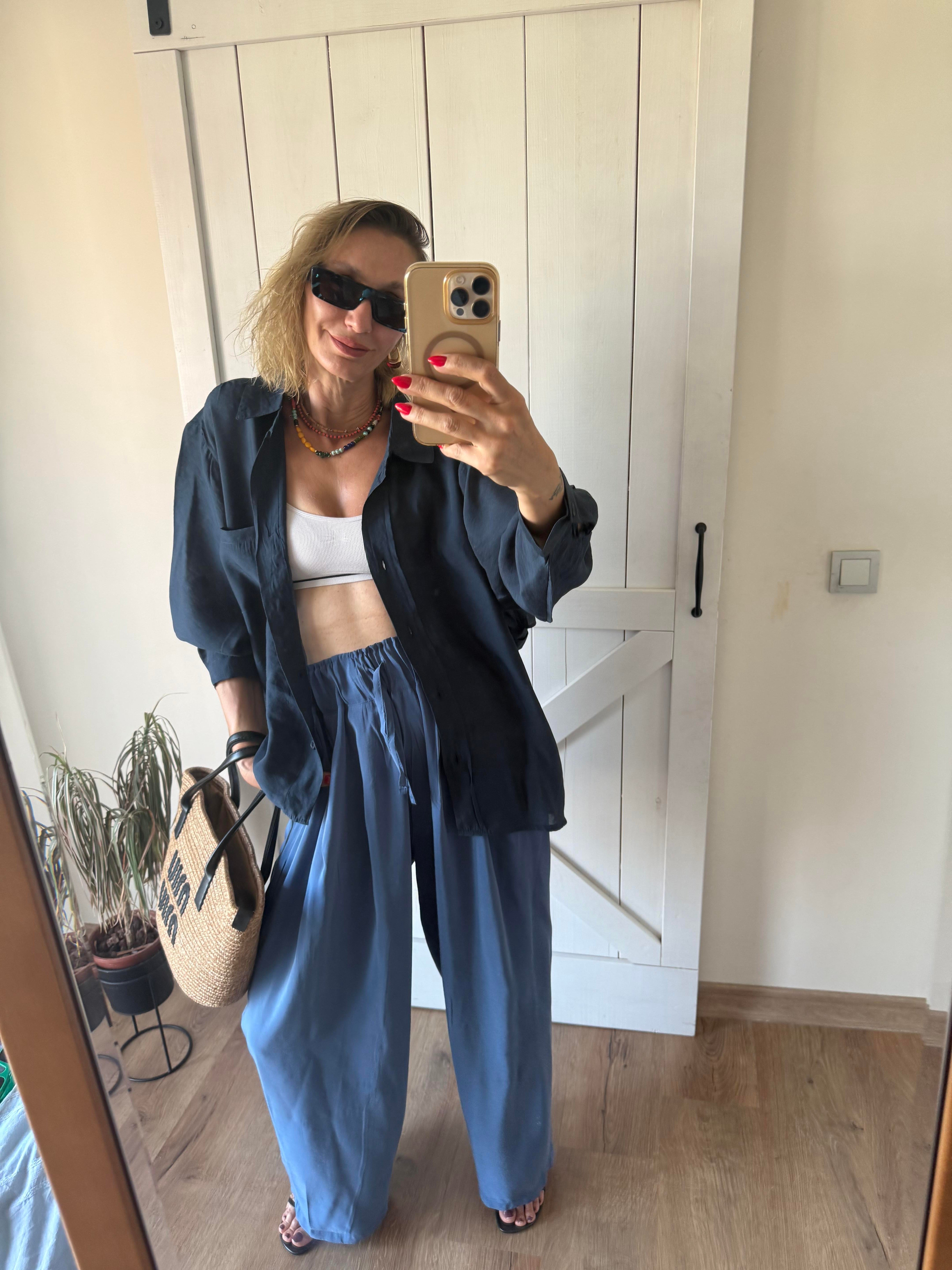 Arkası Pencere Detaylı Salaş Gömlek Lacivert