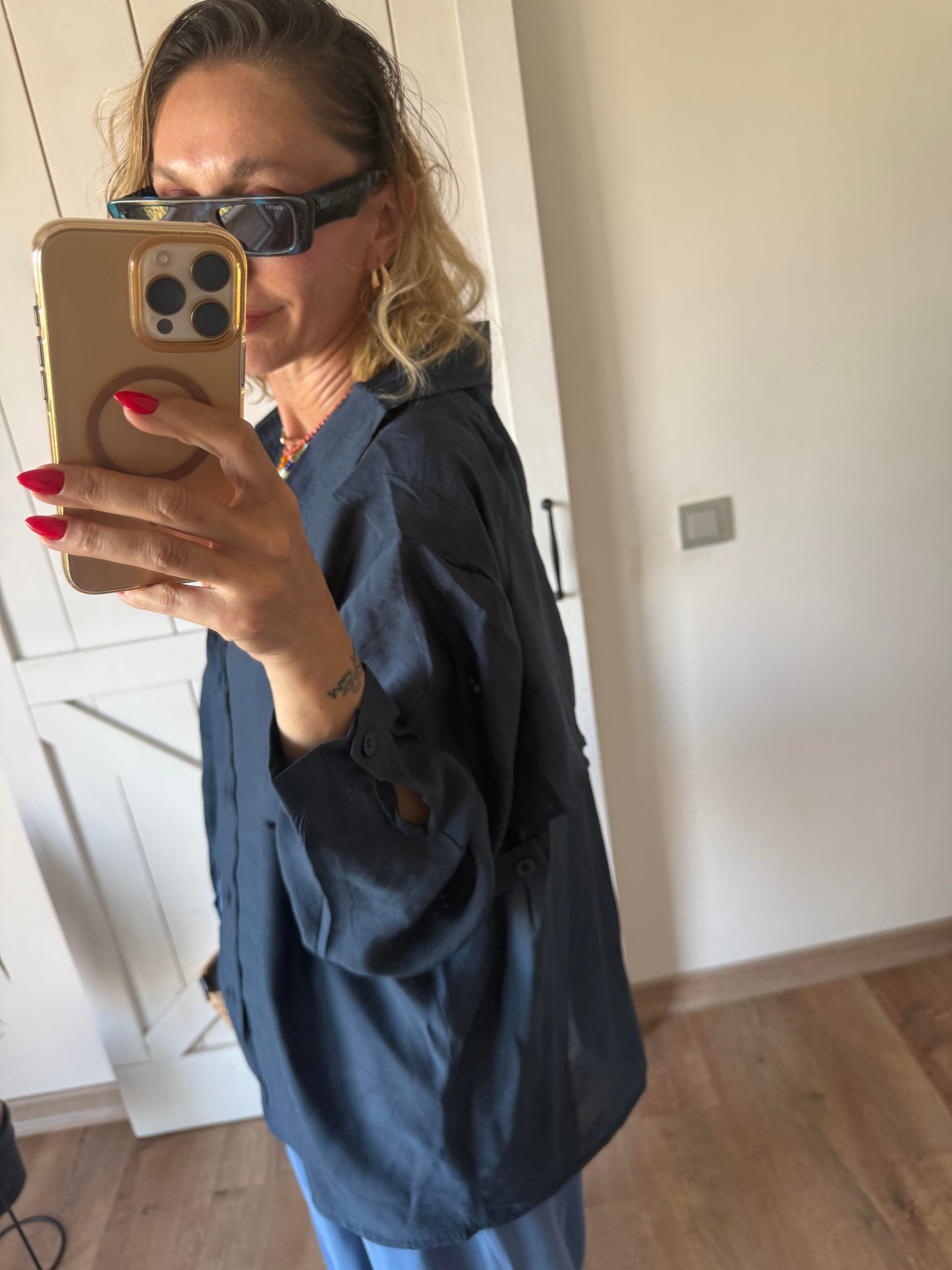 Arkası Pencere Detaylı Salaş Gömlek Lacivert