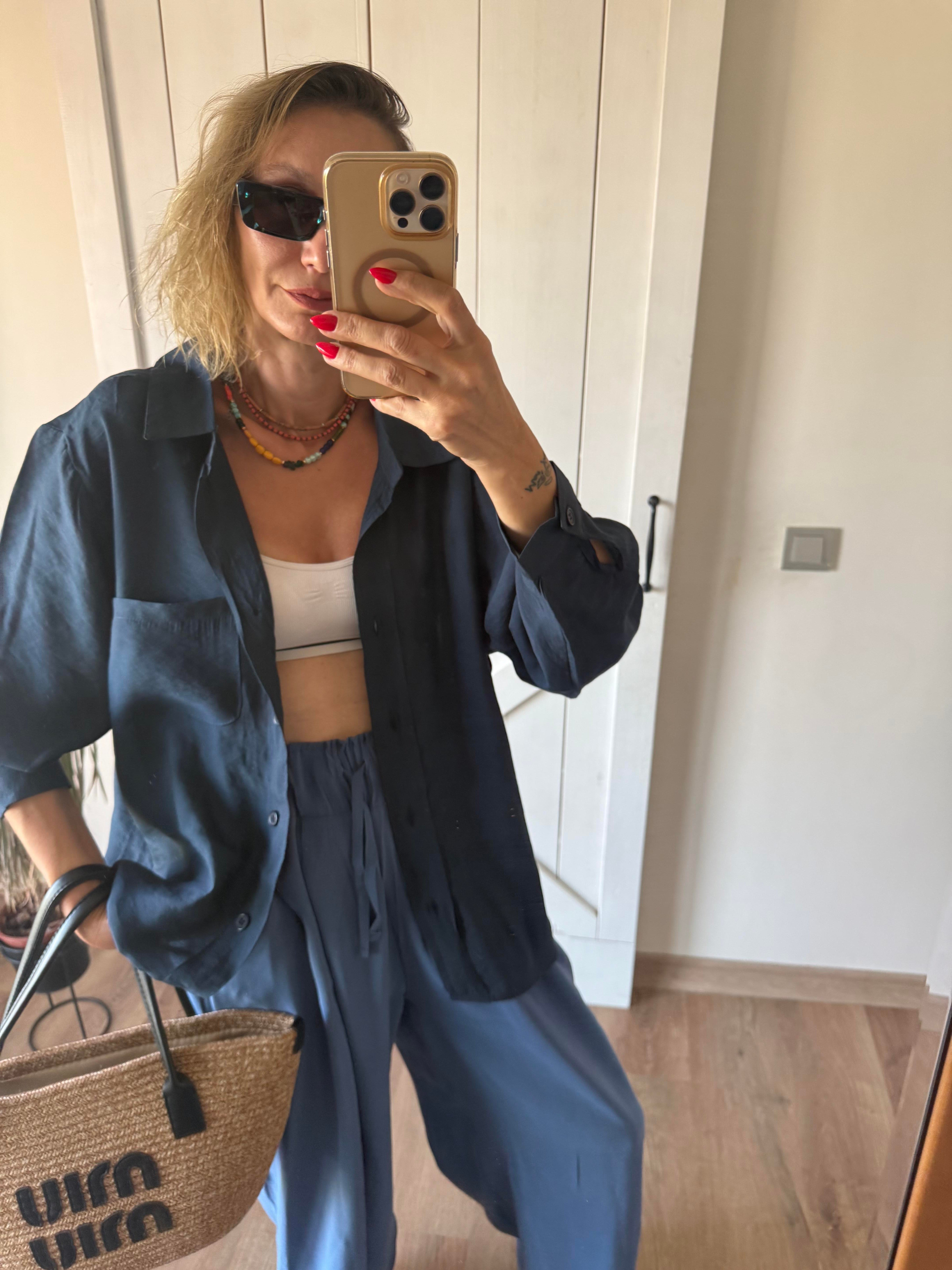 Arkası Pencere Detaylı Salaş Gömlek Lacivert