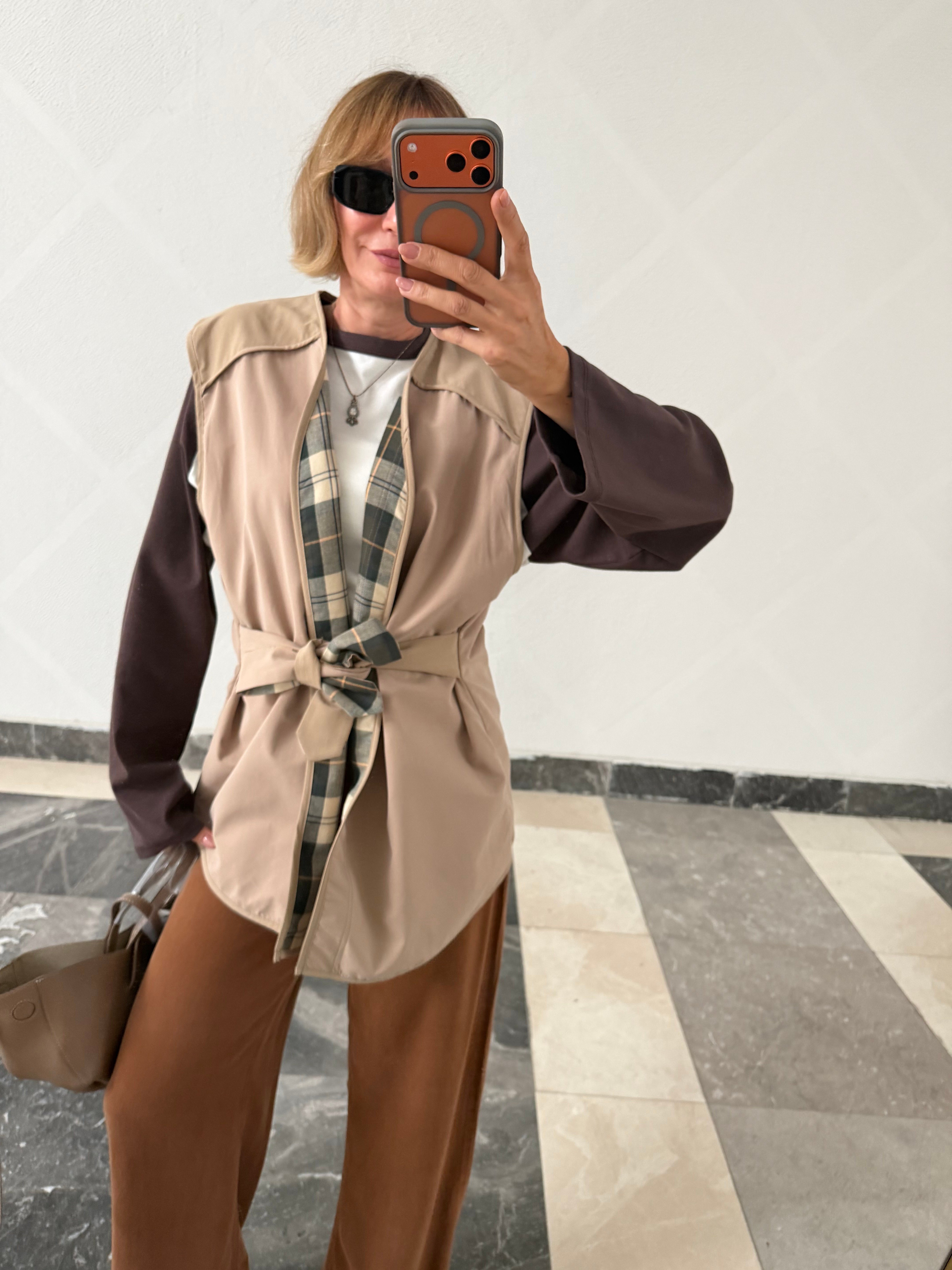 Barbur Model Ekru İçi Ekoseli Bağlamalı Yelek
