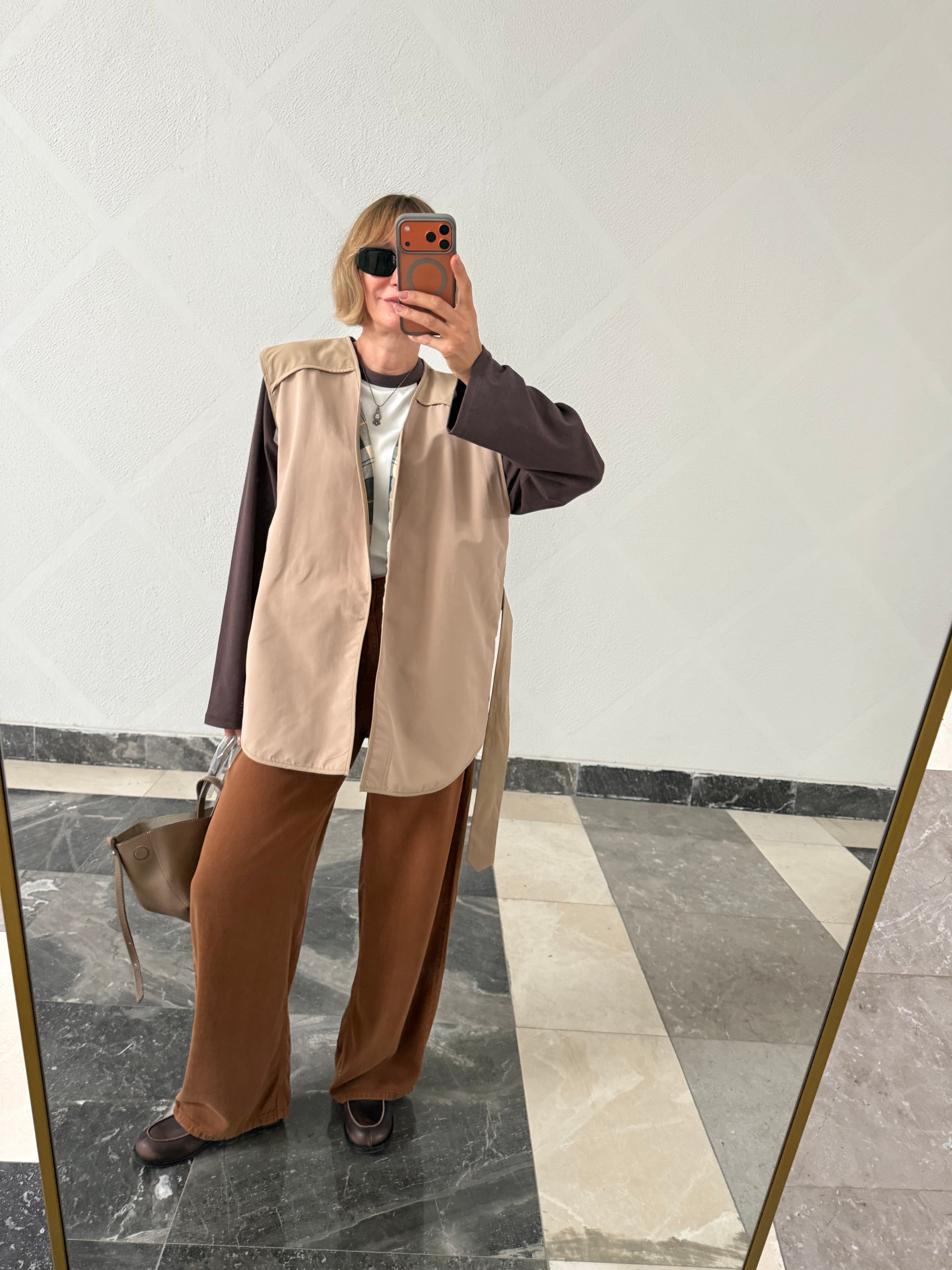 Barbur Model Ekru İçi Ekoseli Bağlamalı Yelek