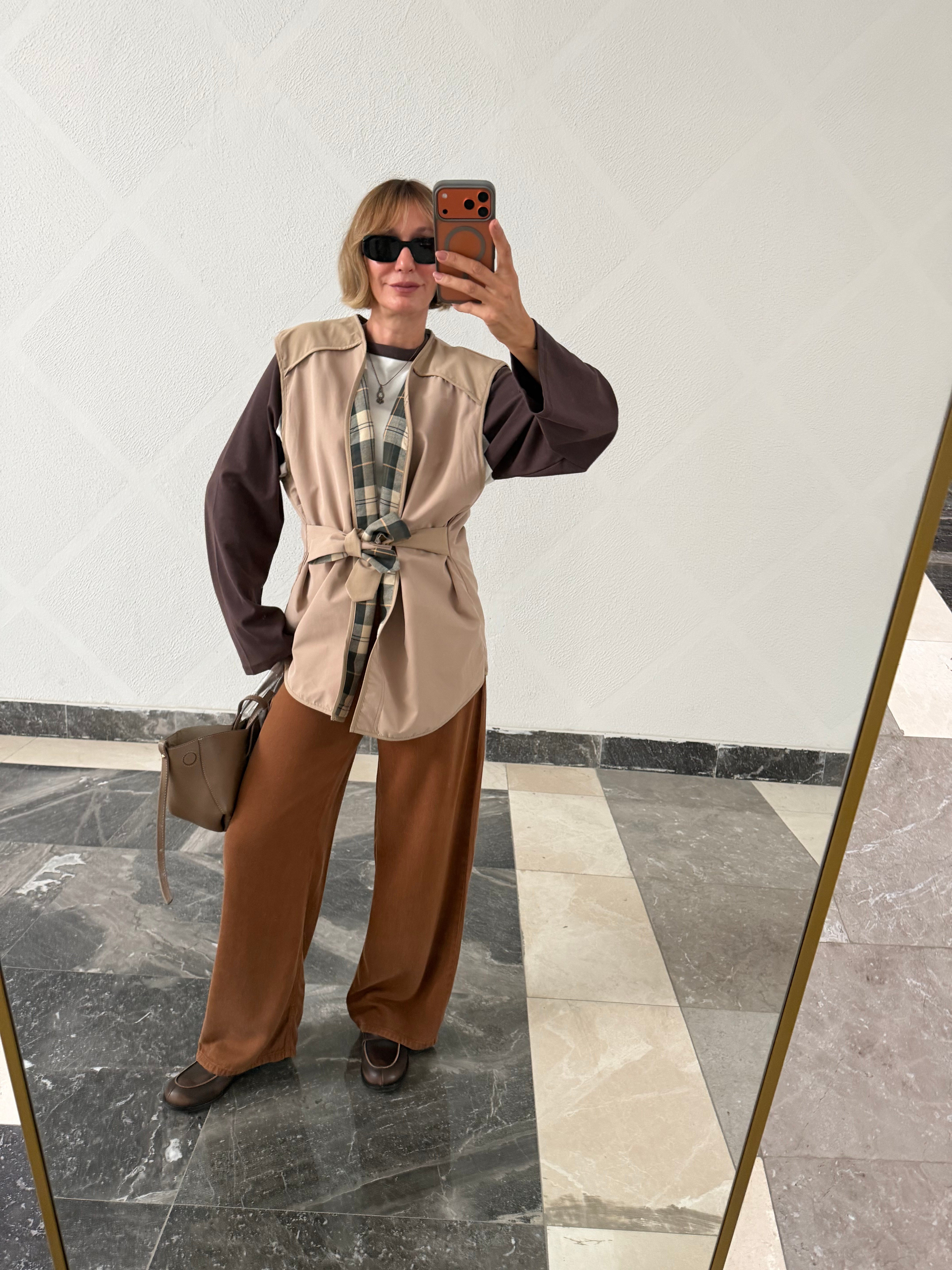 Barbur Model Ekru İçi Ekoseli Bağlamalı Yelek
