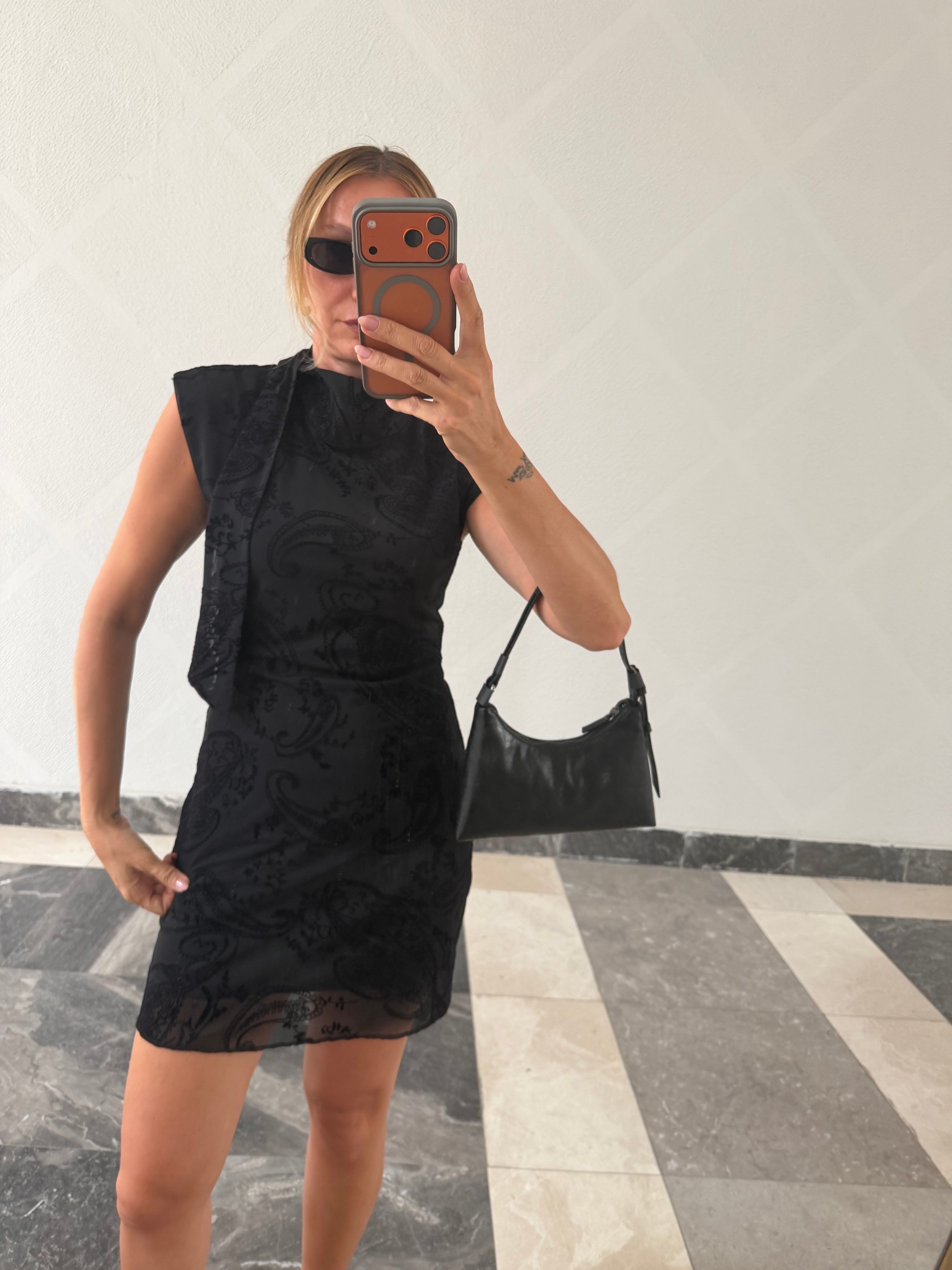 Barok Siyah Fularlı Nefis Elbise